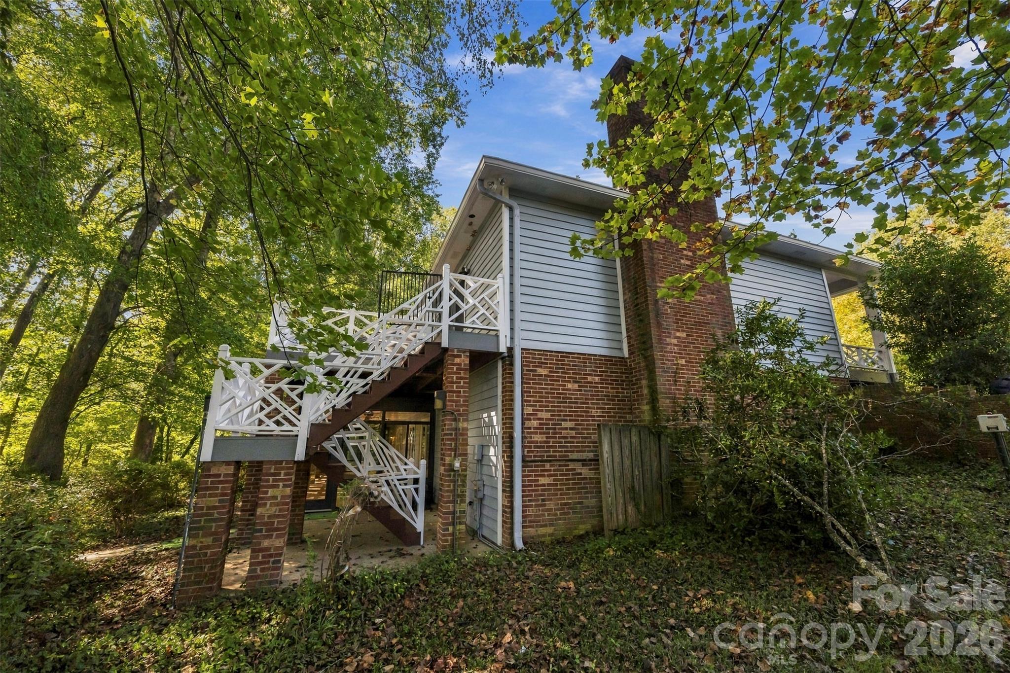 main property photo 40