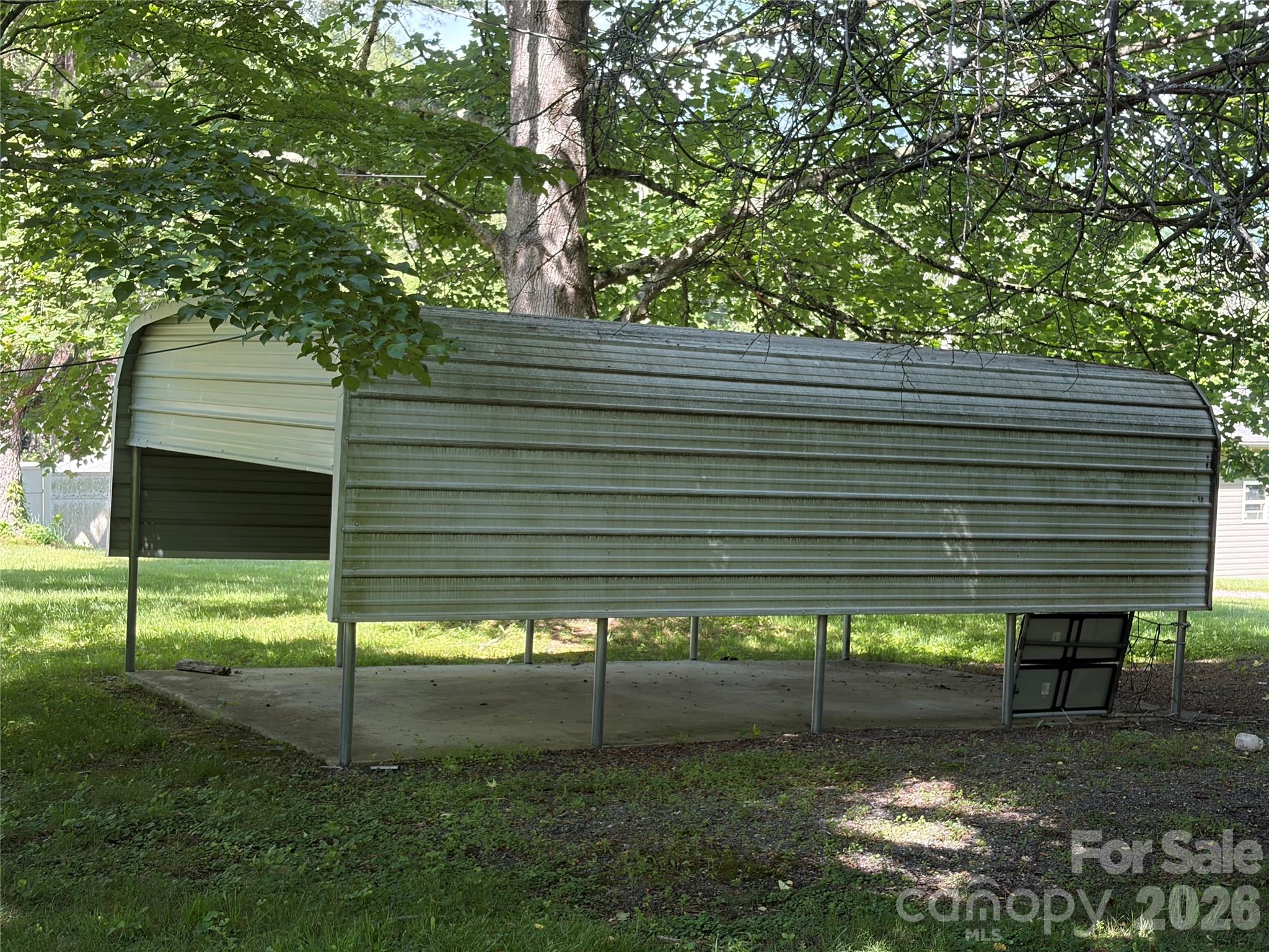 main property photo 11
