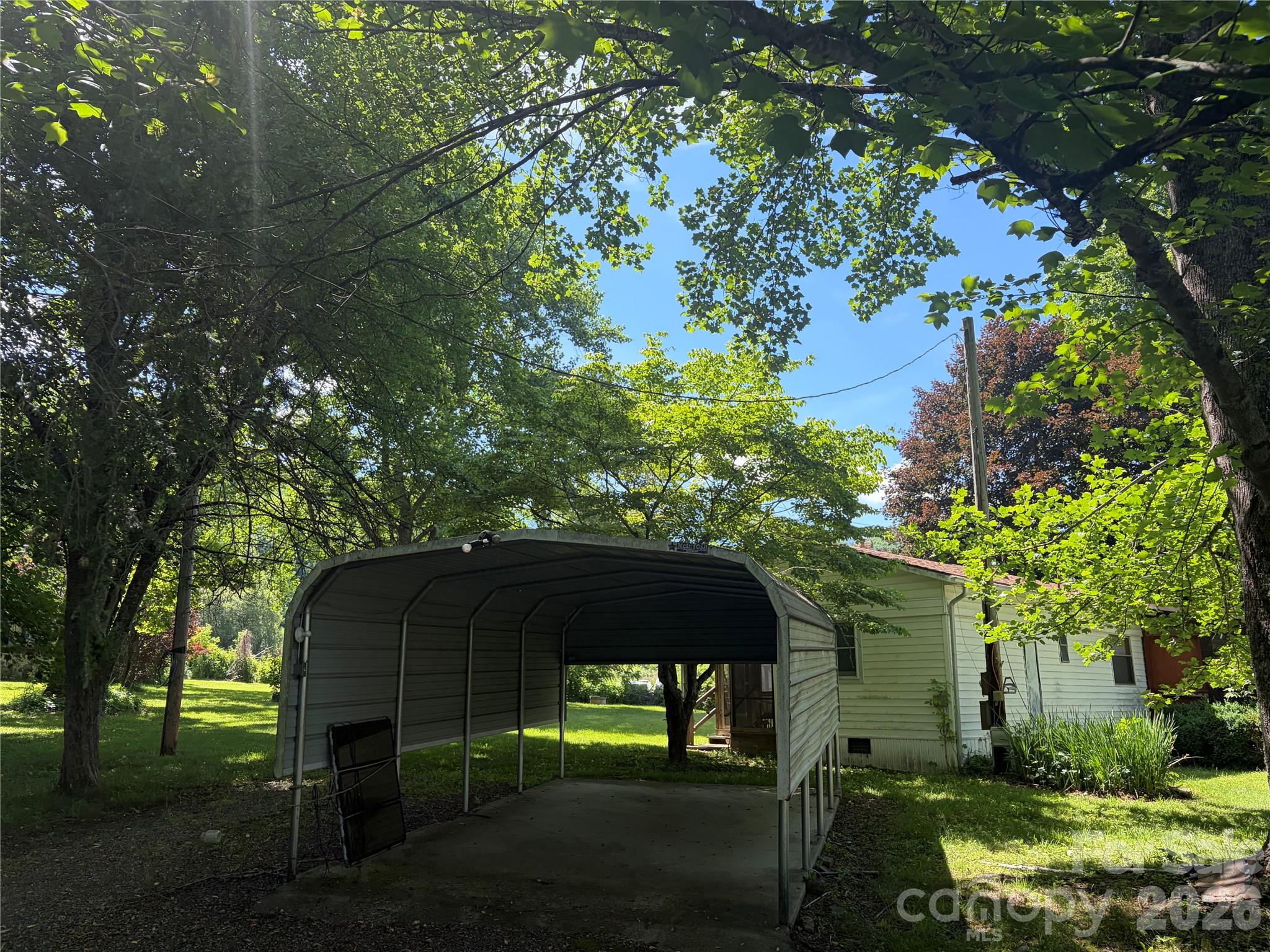 main property photo 8