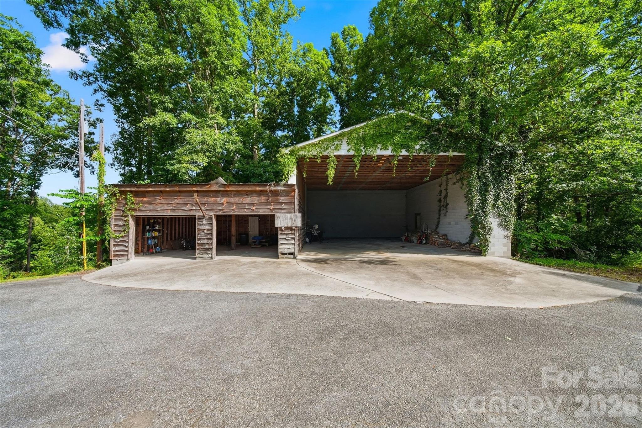 main property photo 29