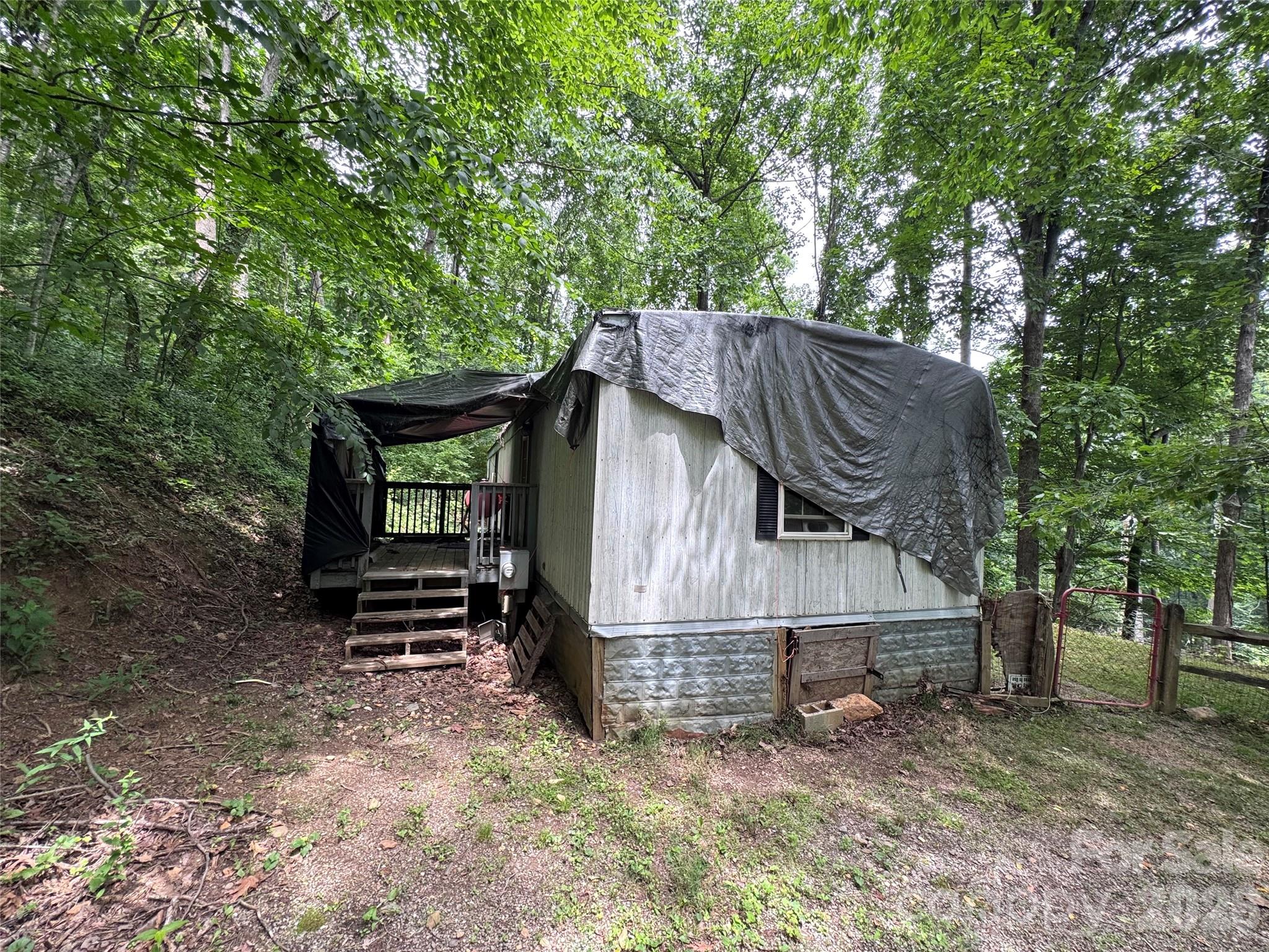 main property photo 28