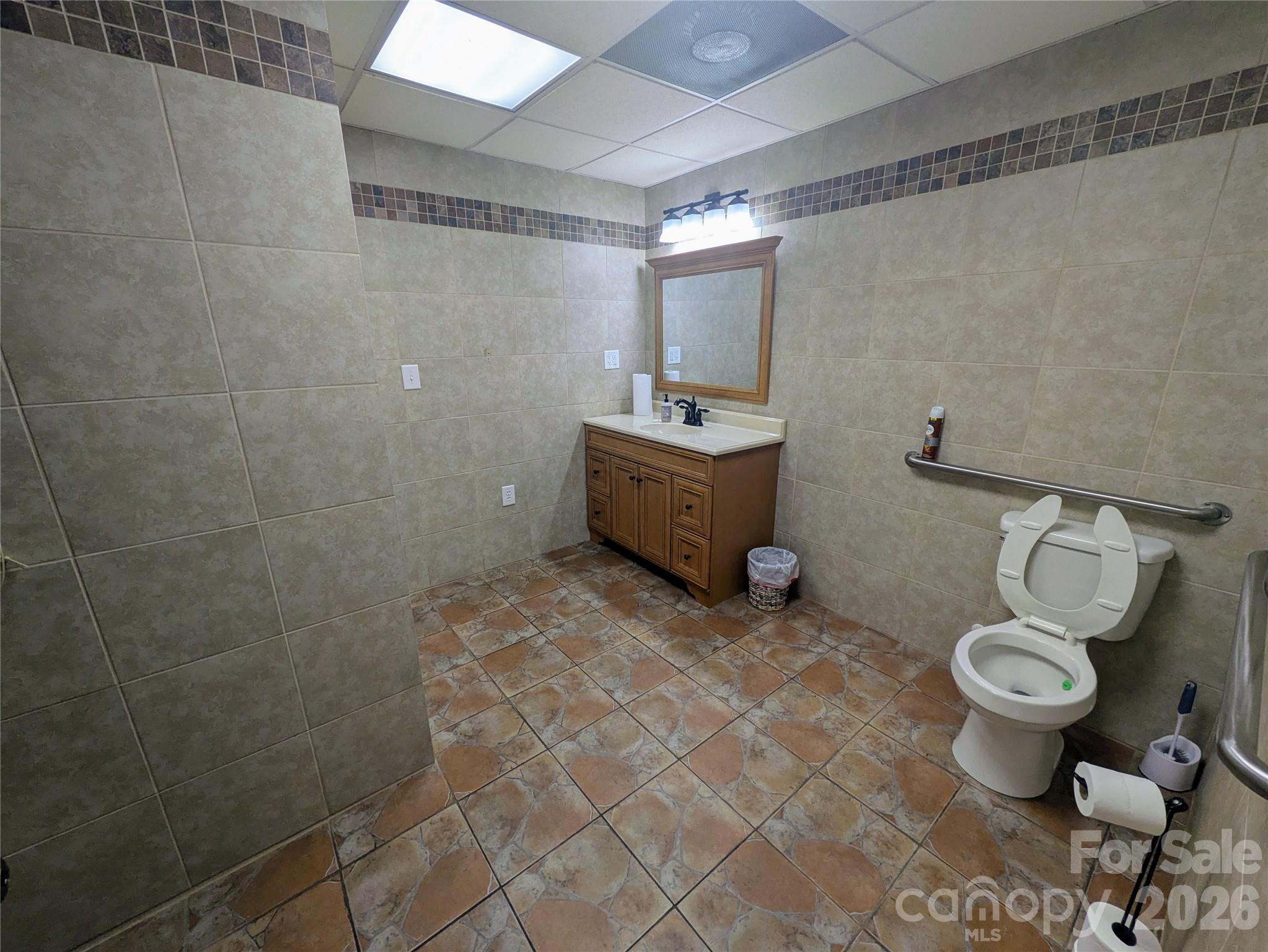 main property photo 10