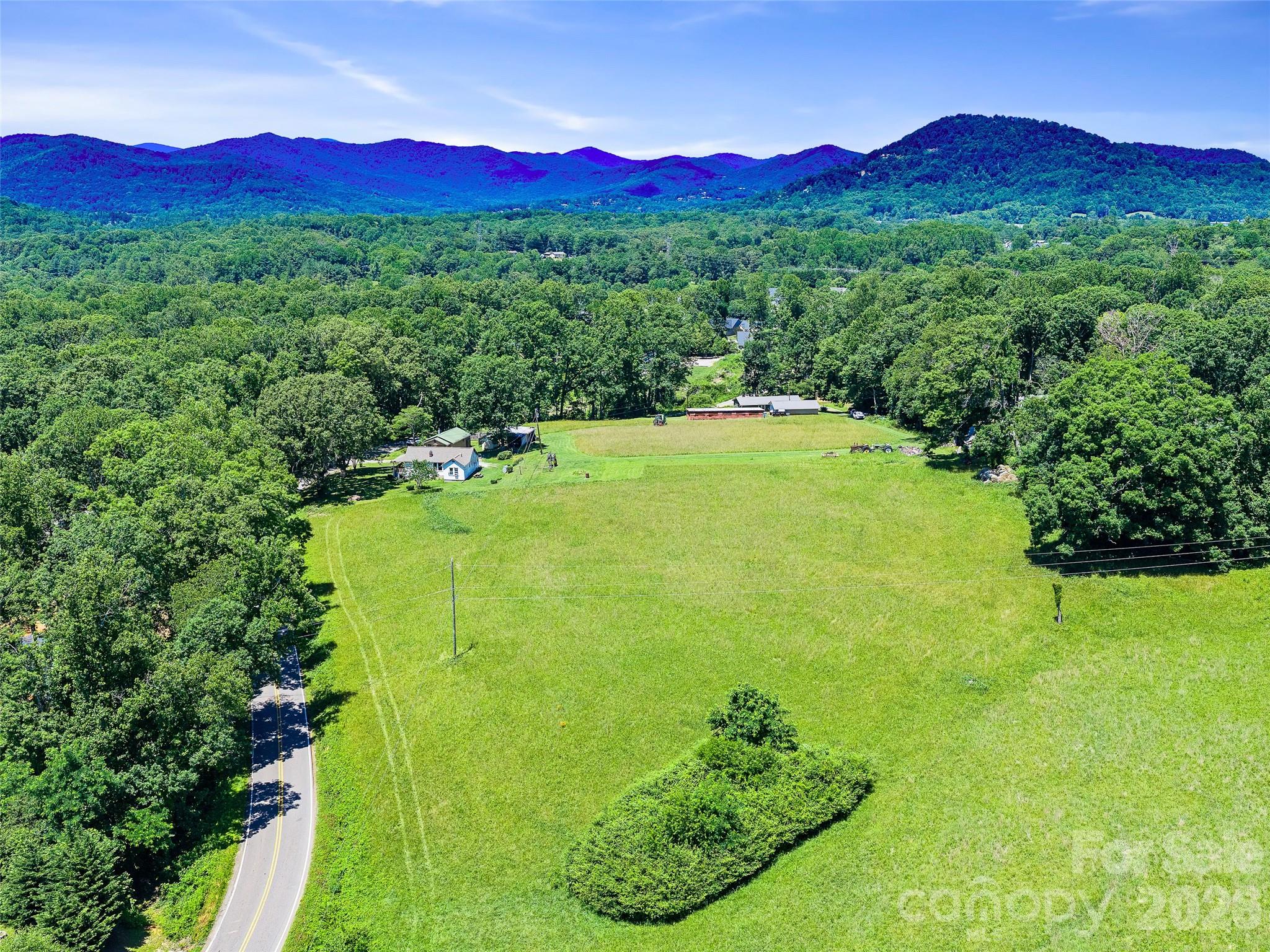 main property photo 28