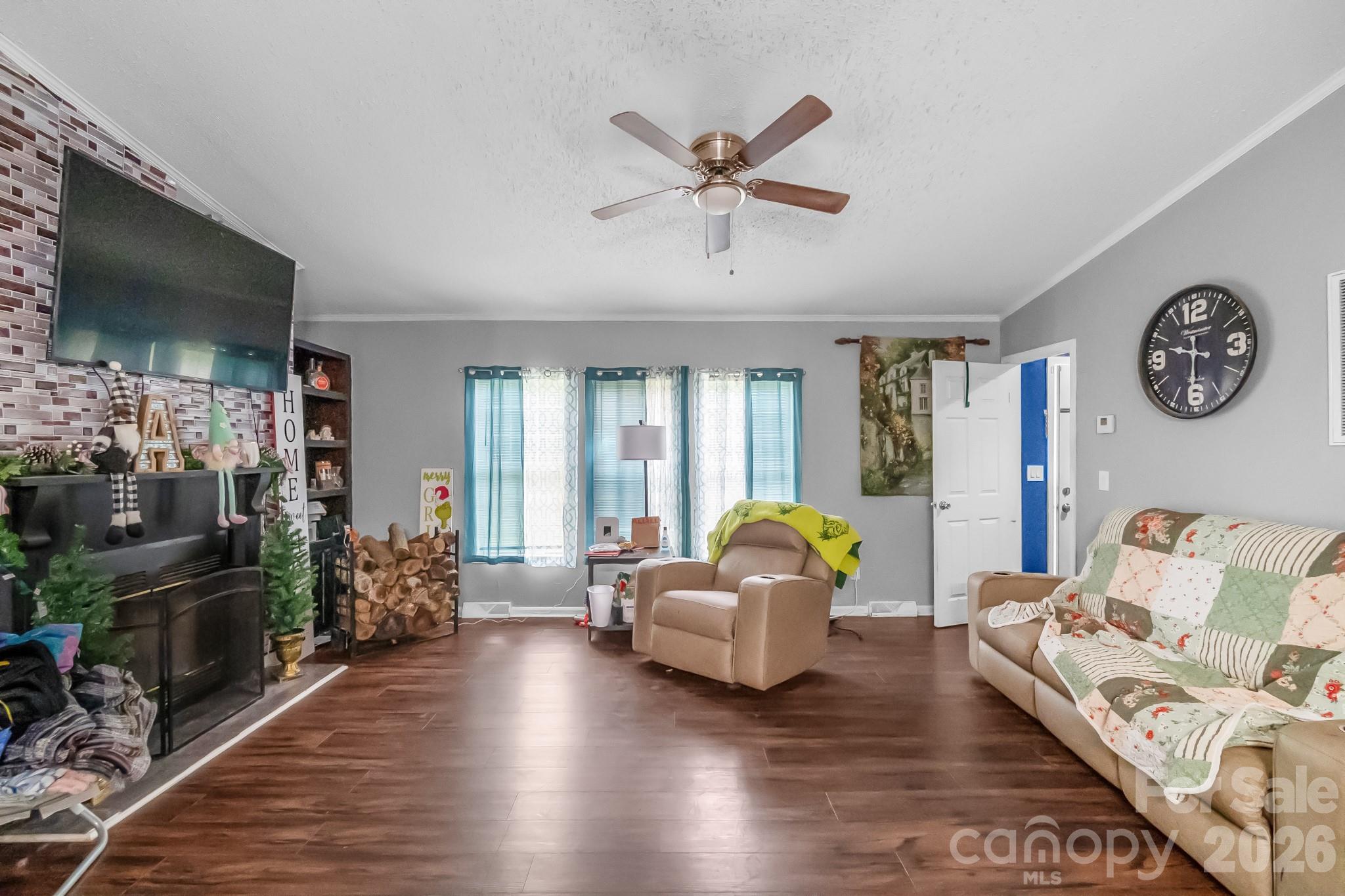 main property photo 40
