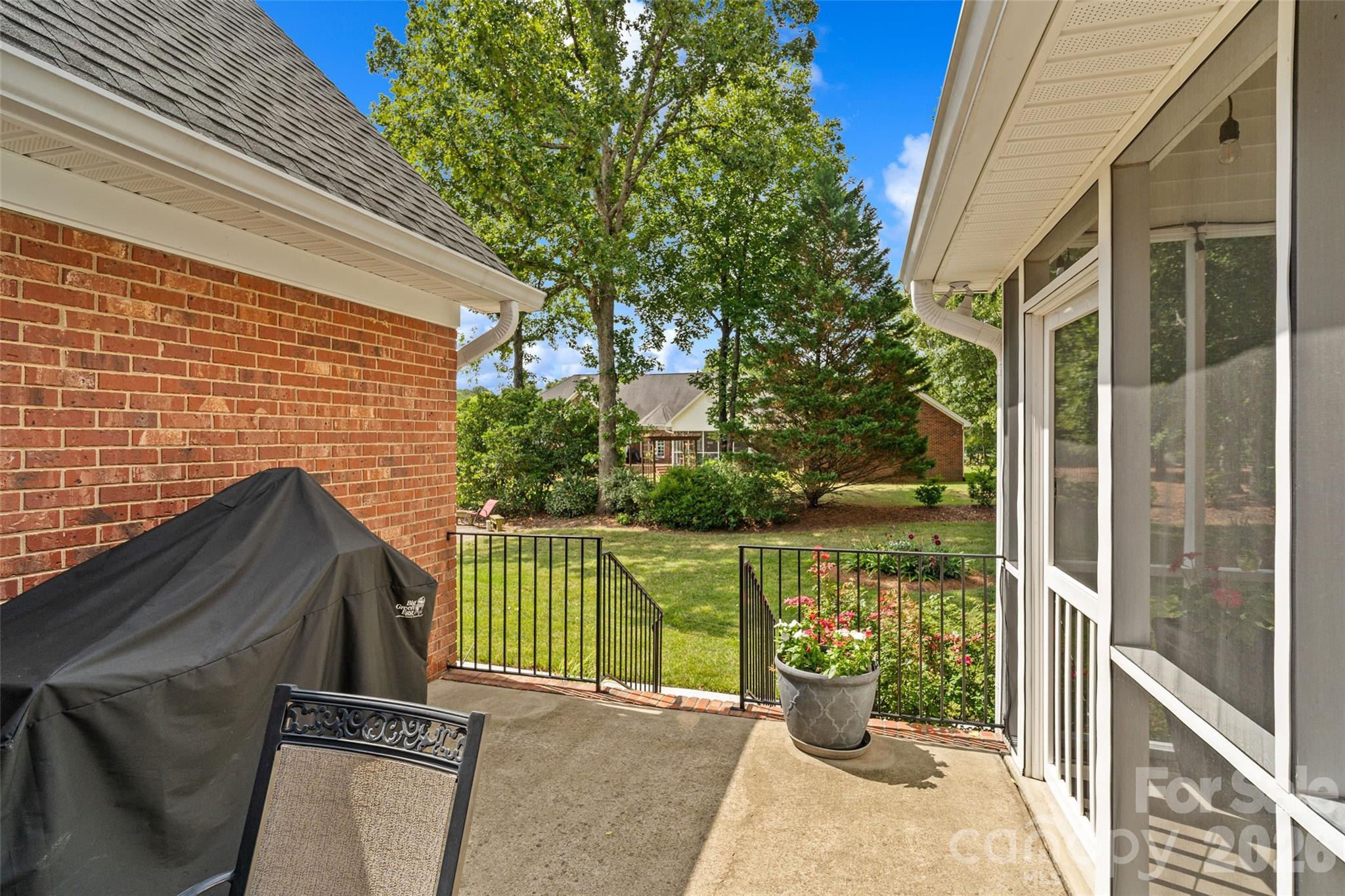 main property photo 31