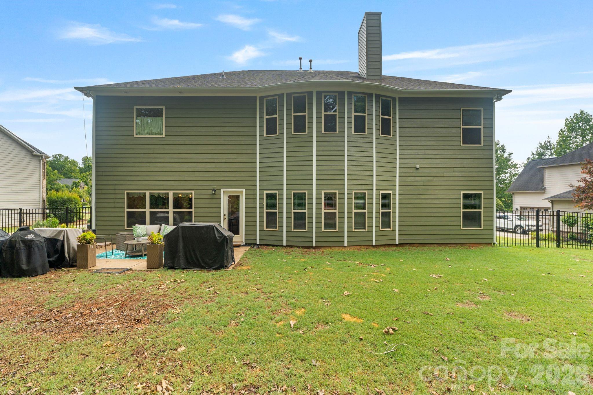main property photo 40