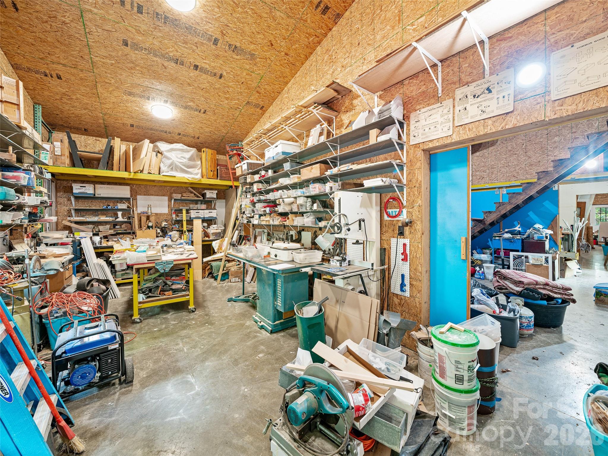 main property photo 32