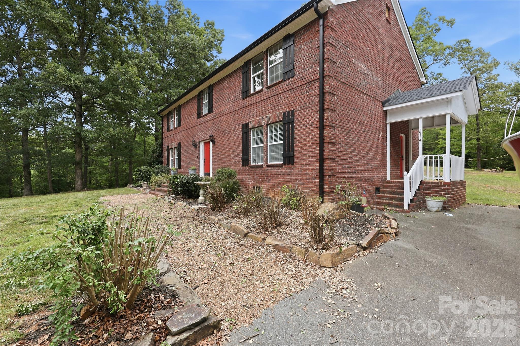 main property photo 31