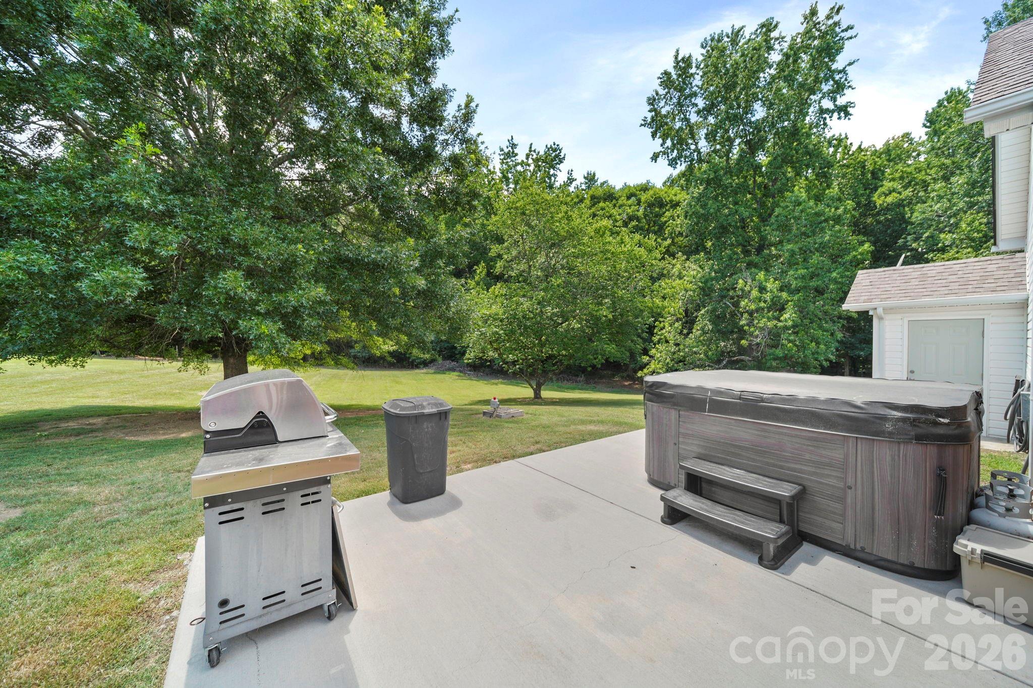 main property photo 13