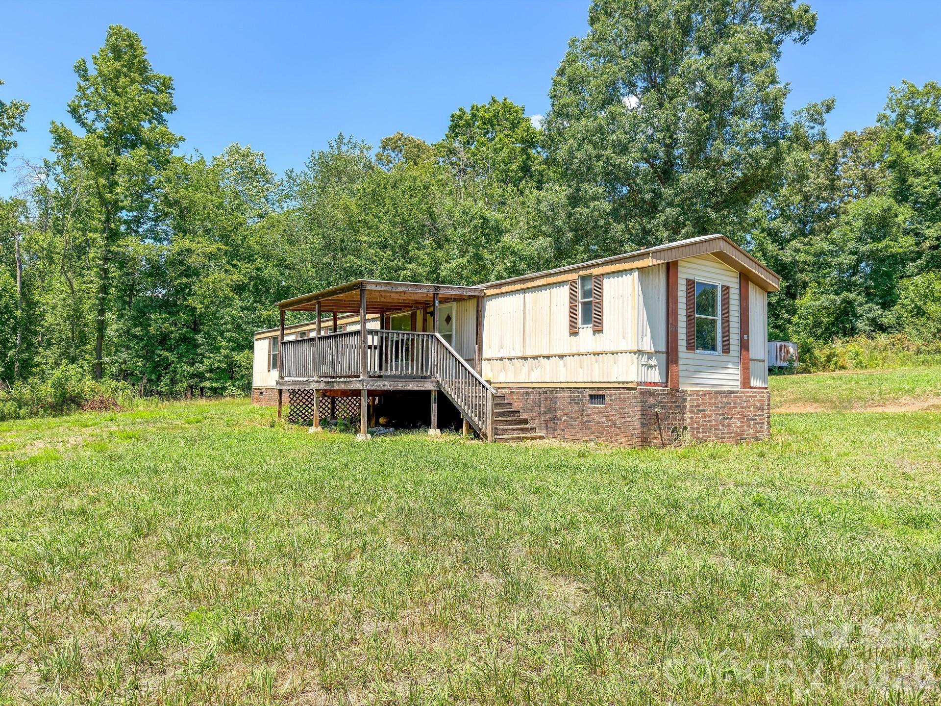 main property photo 28