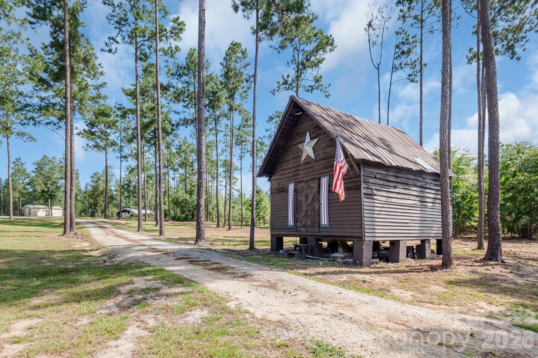 main property photo 41