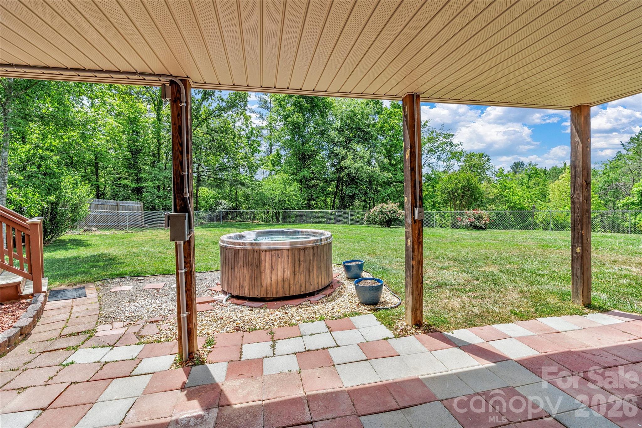 main property photo 33