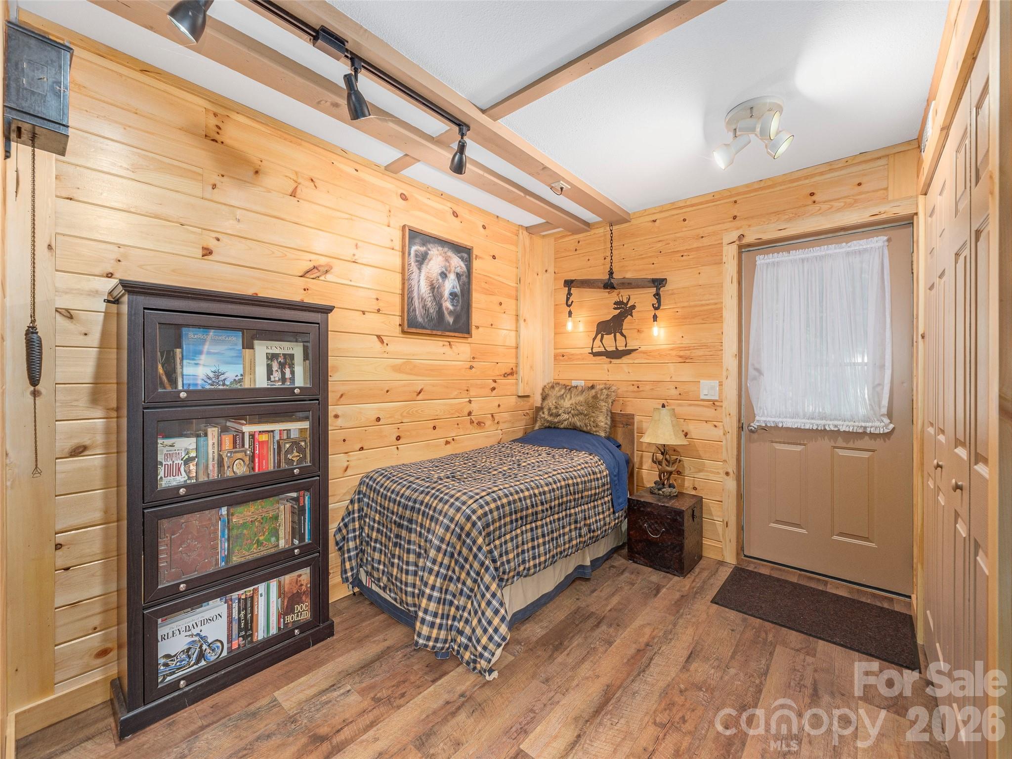 main property photo 22