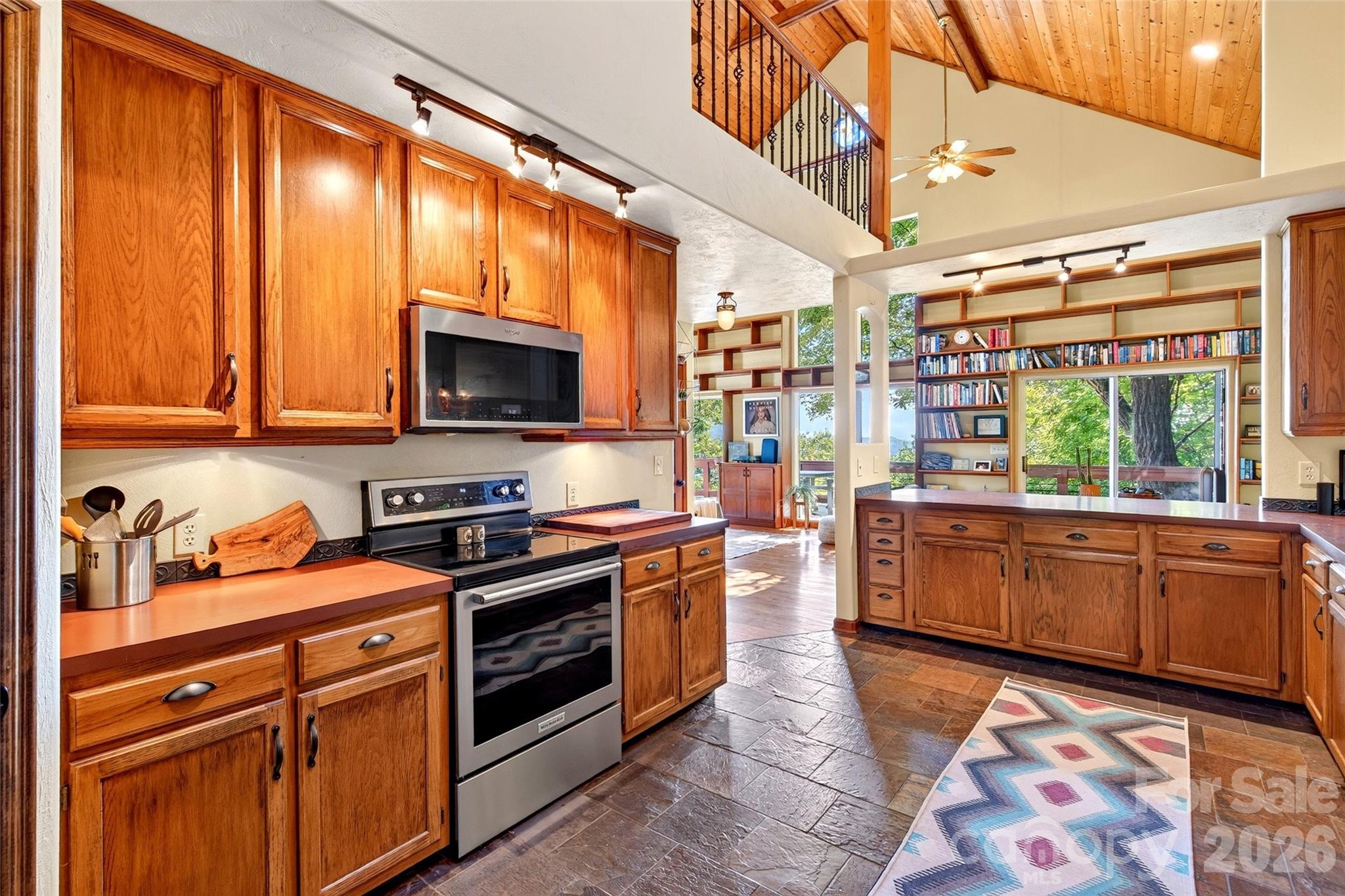 main property photo 23