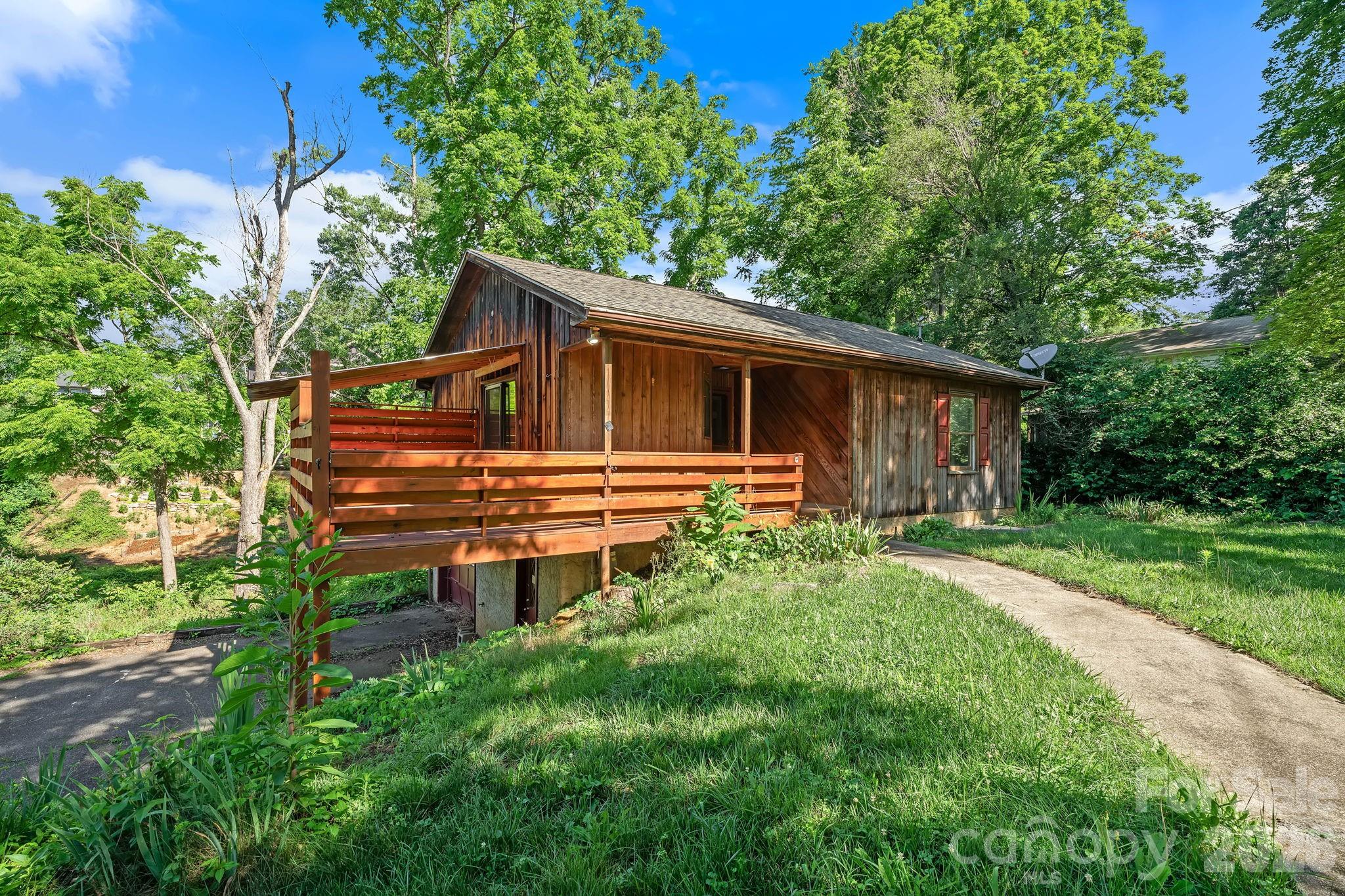 main property photo 11
