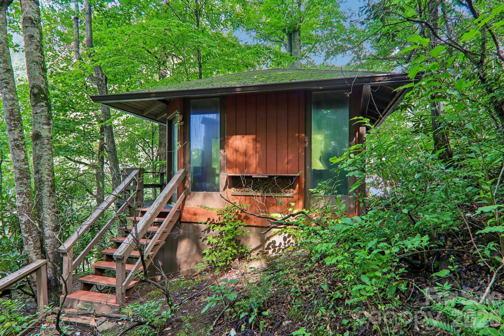 main property photo 40