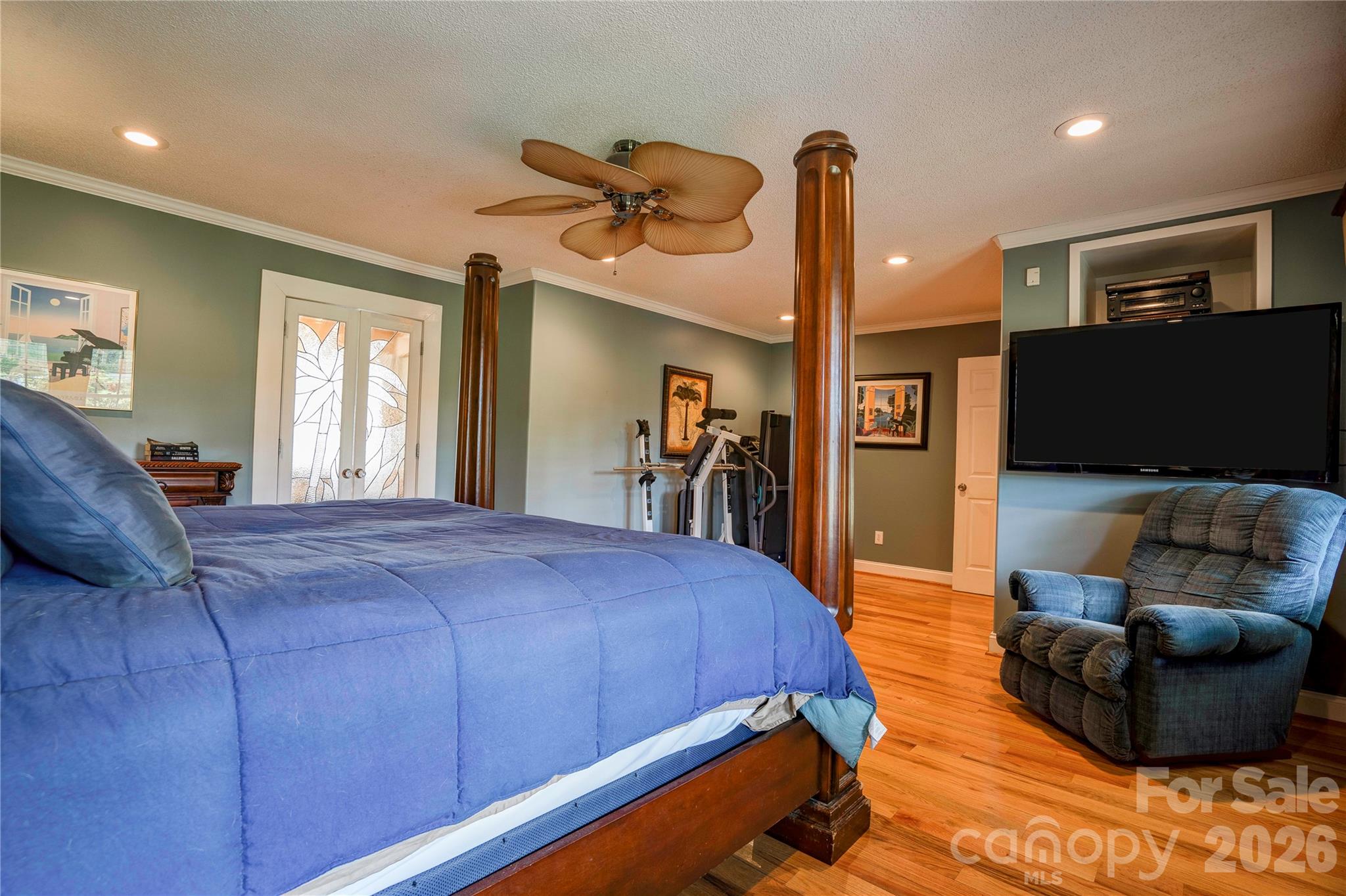 main property photo 18