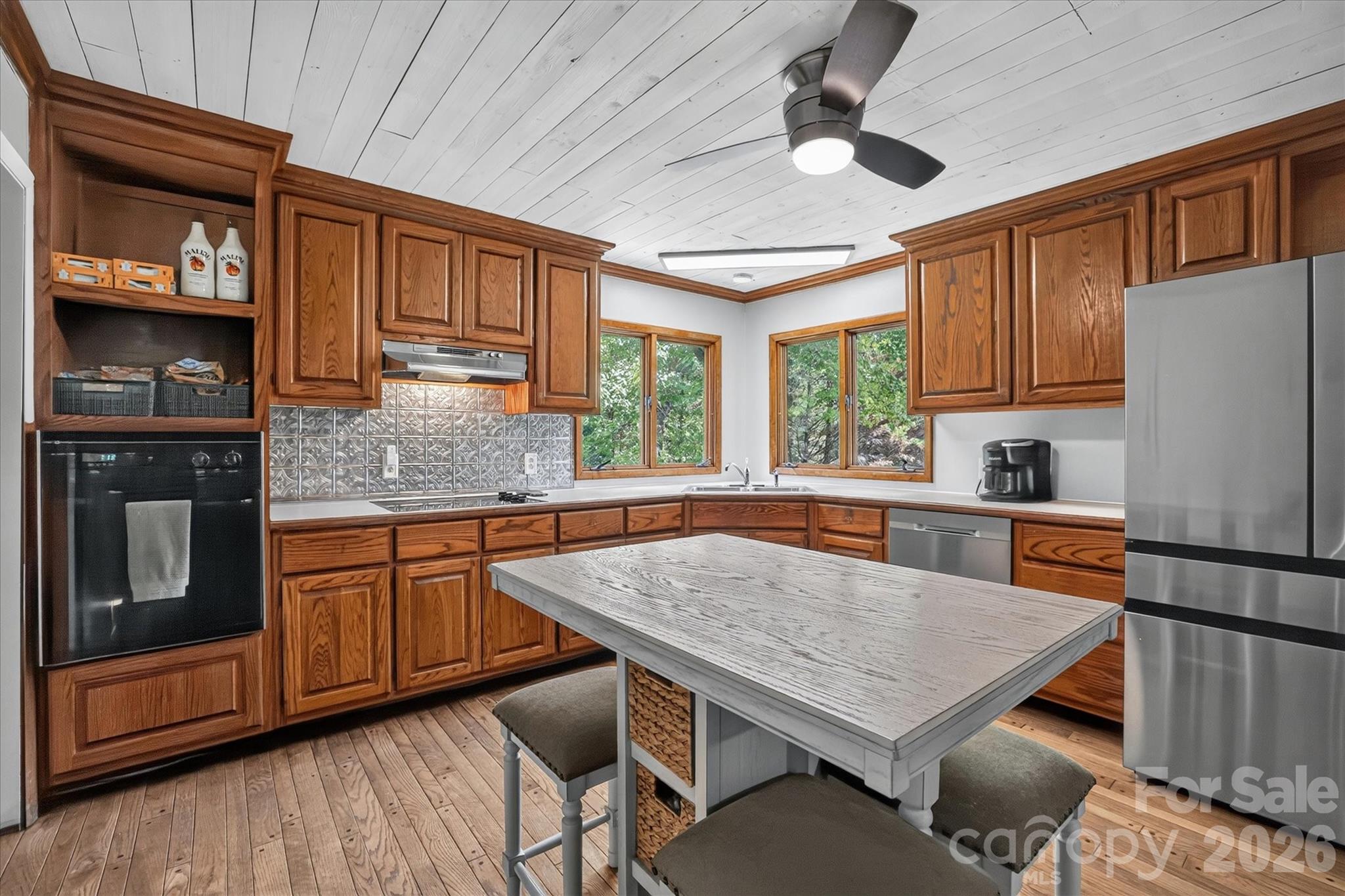 main property photo 12