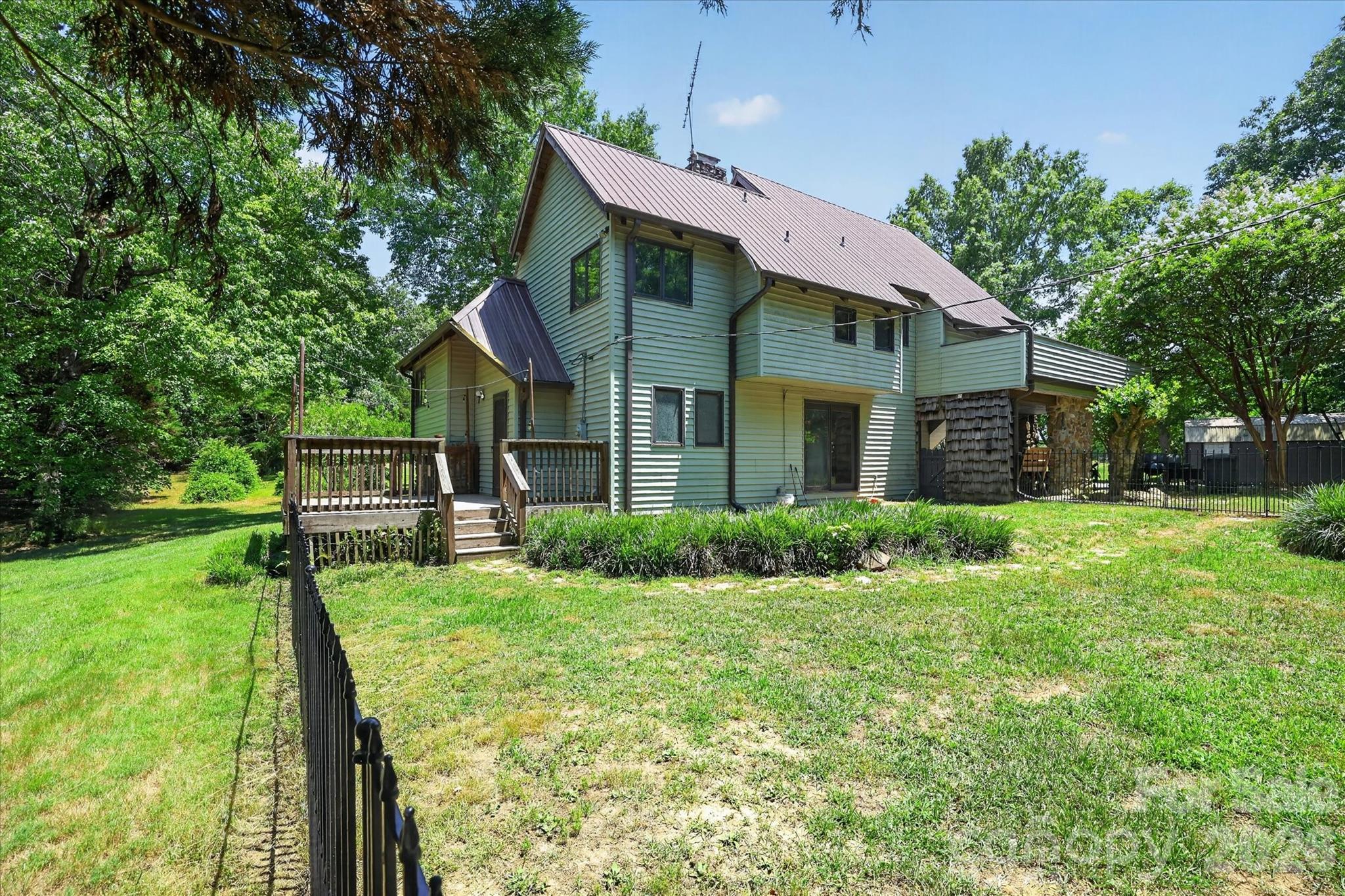 main property photo 39
