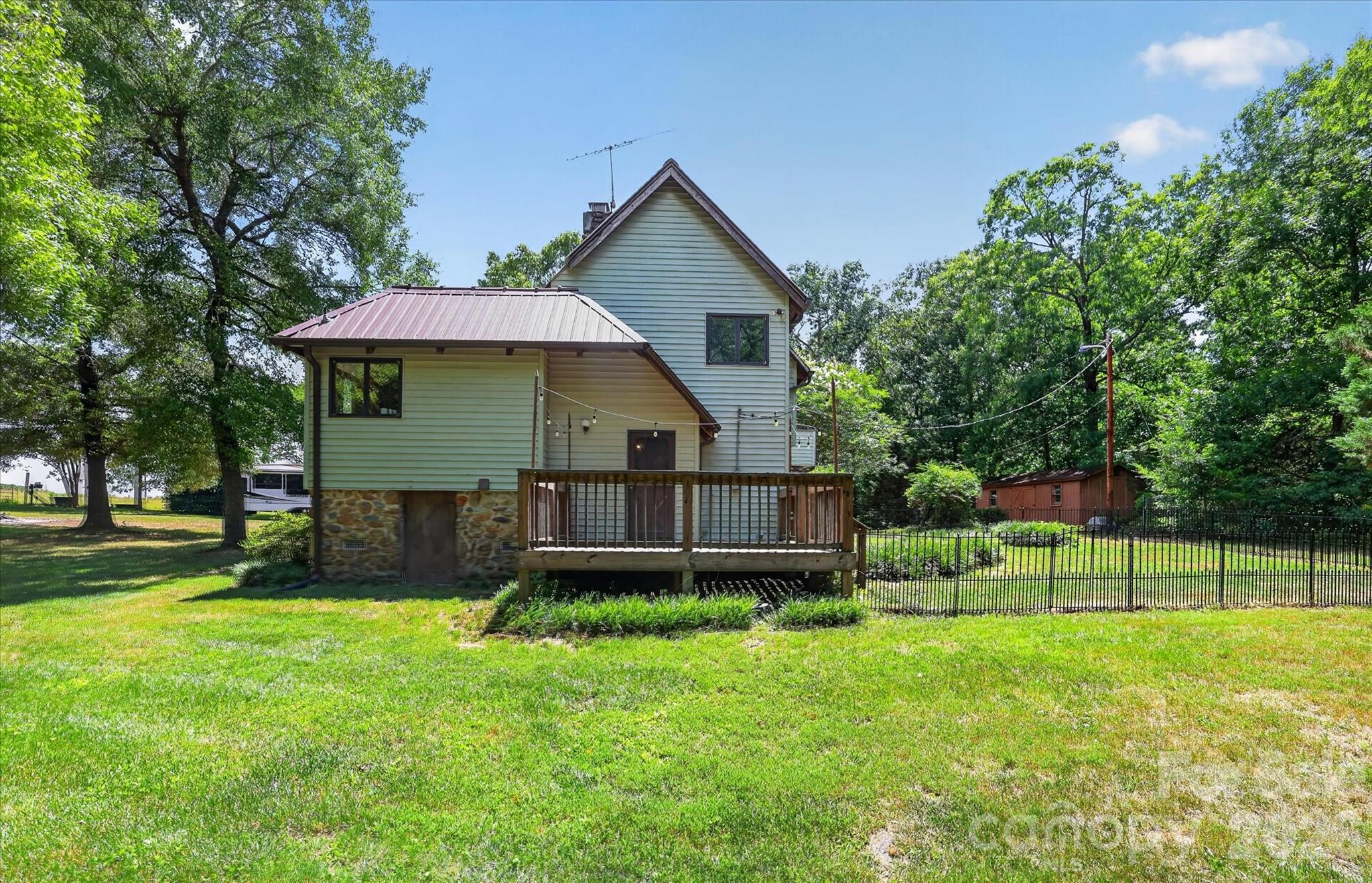 main property photo 41