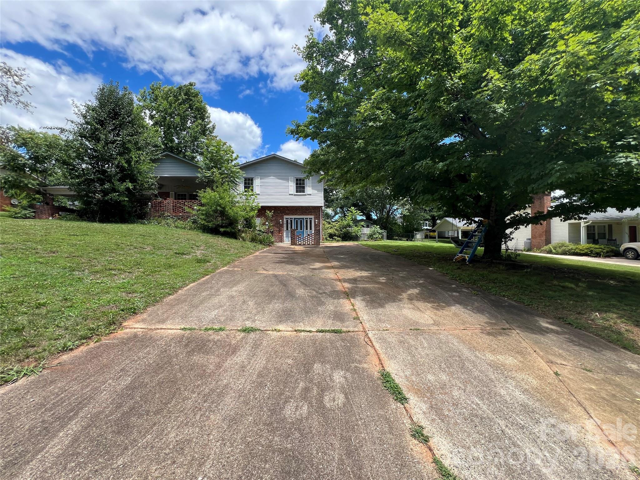 main property photo 30
