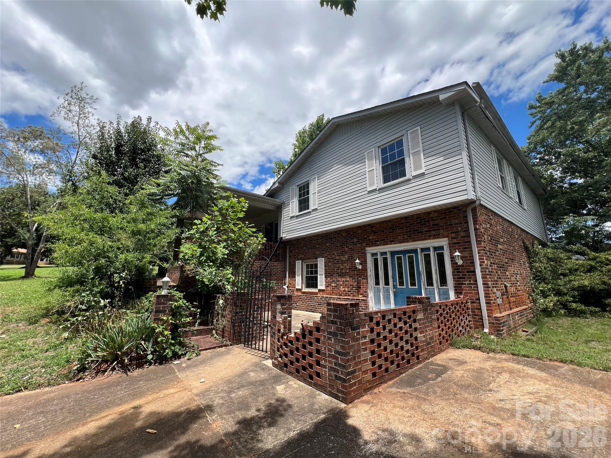 main property photo 32