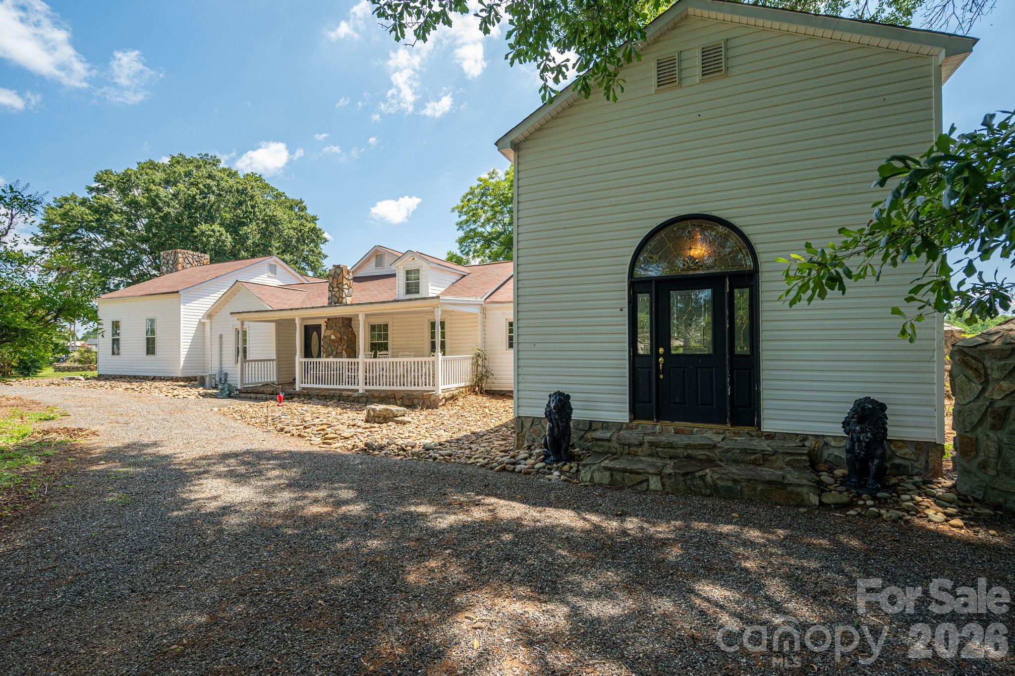 main property photo 2