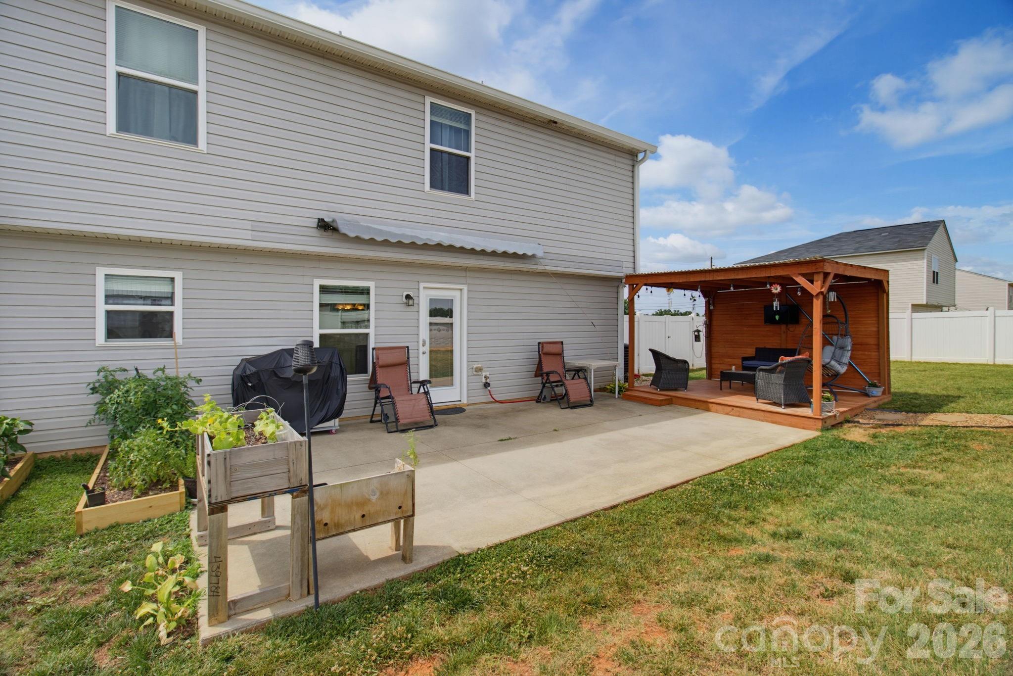 main property photo 23