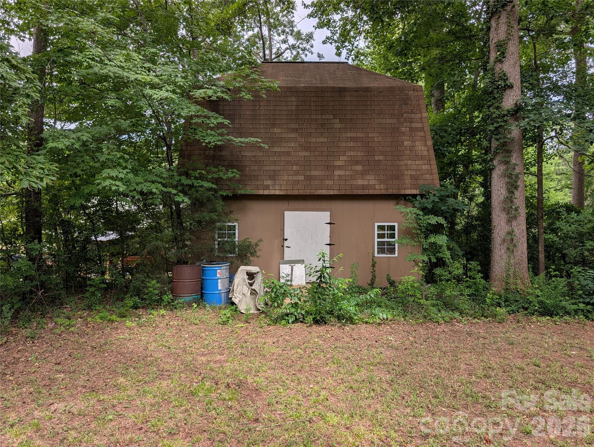main property photo 39