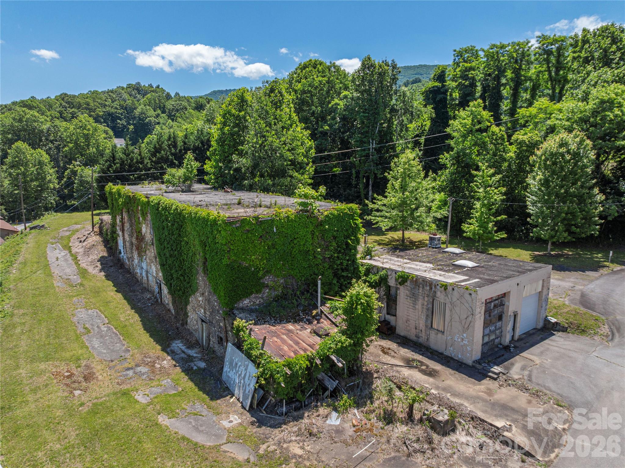 main property photo 10