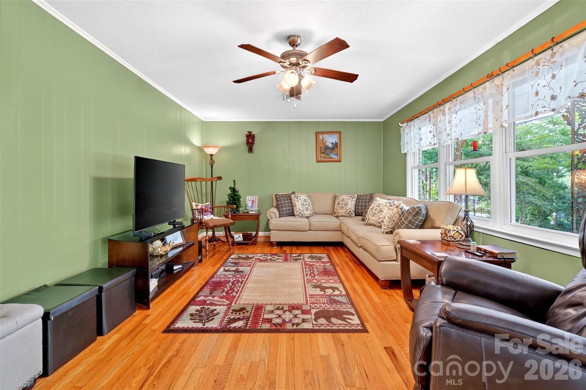 main property photo 10