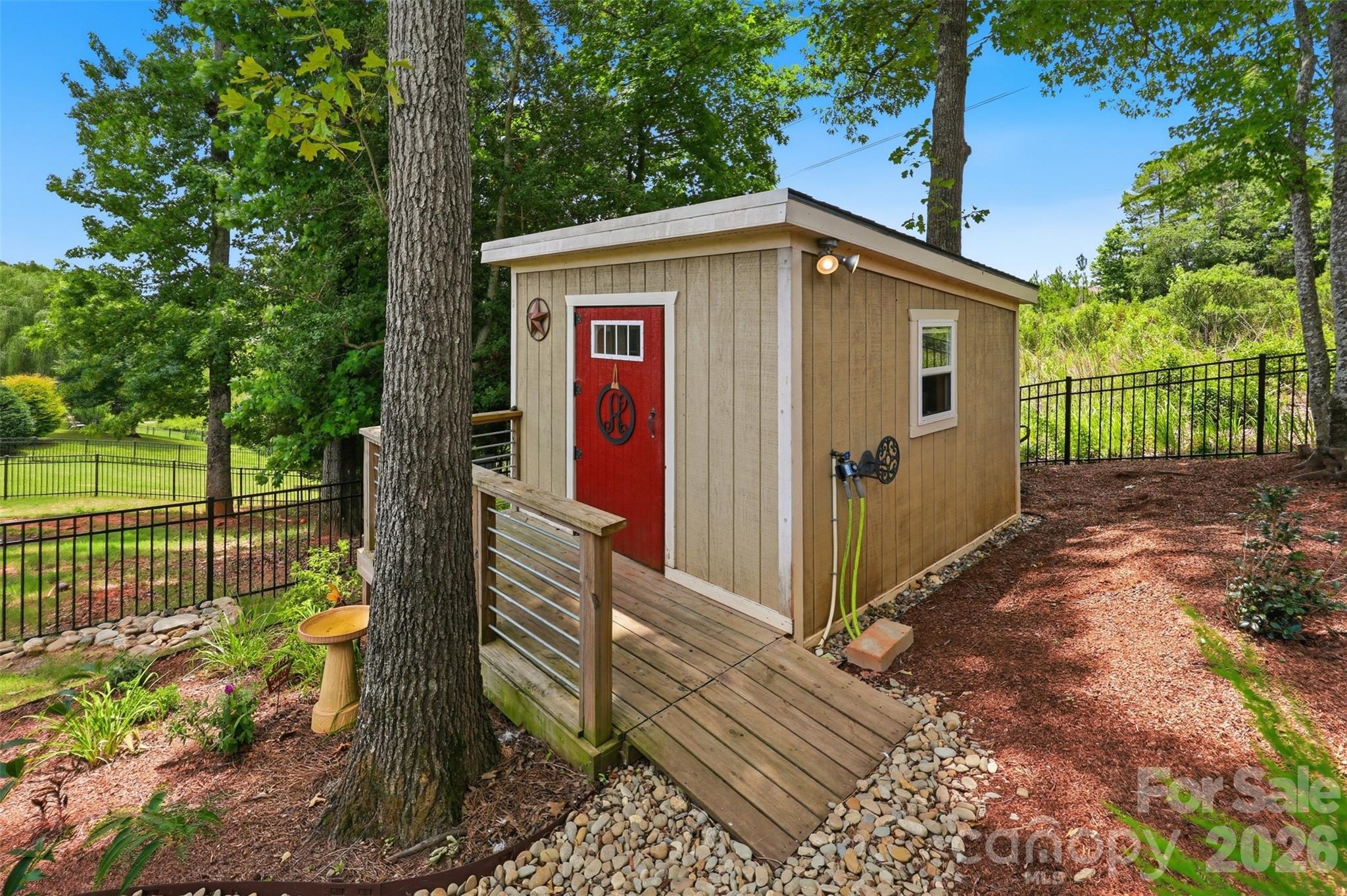 main property photo 39