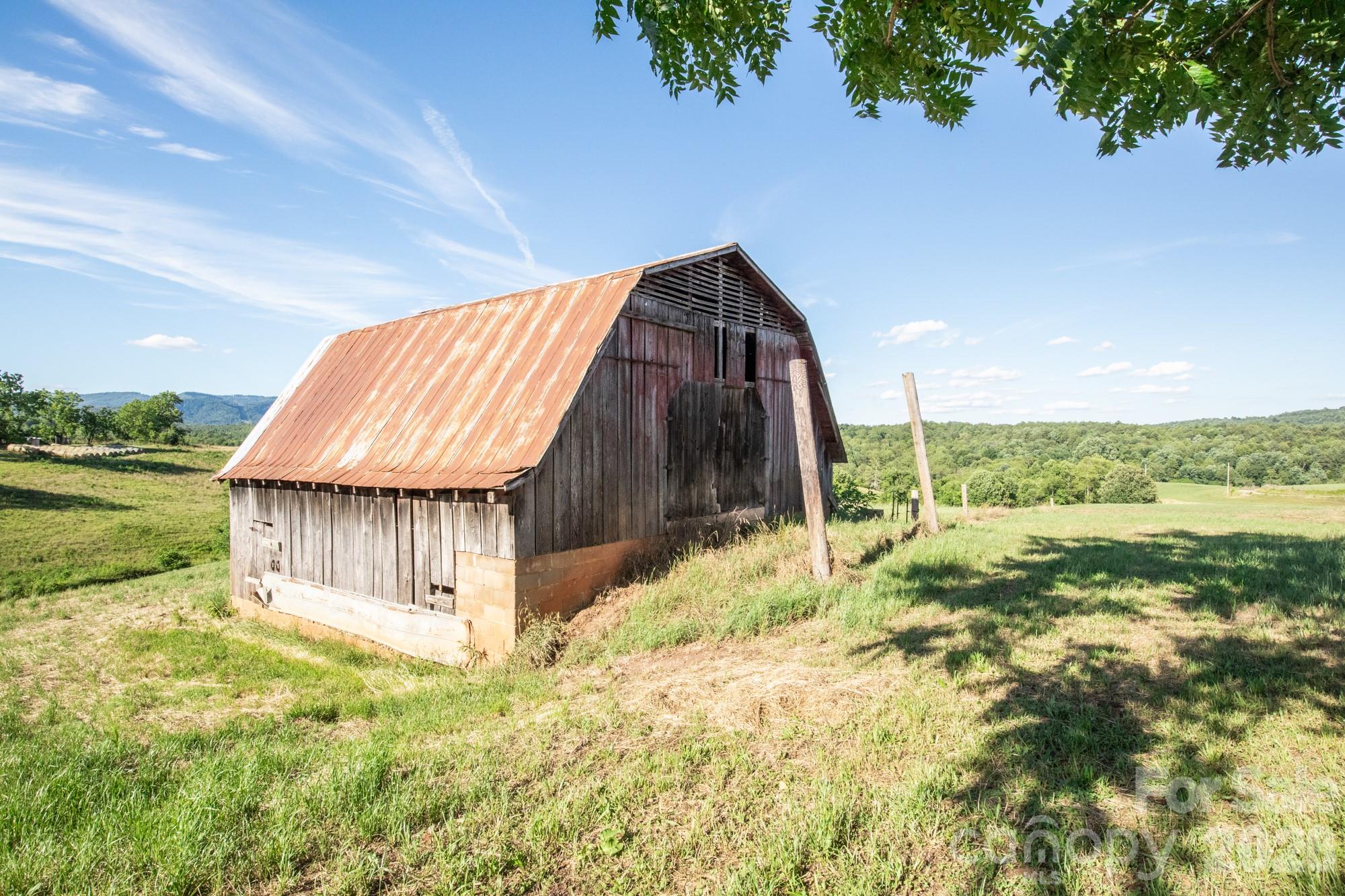 main property photo 18