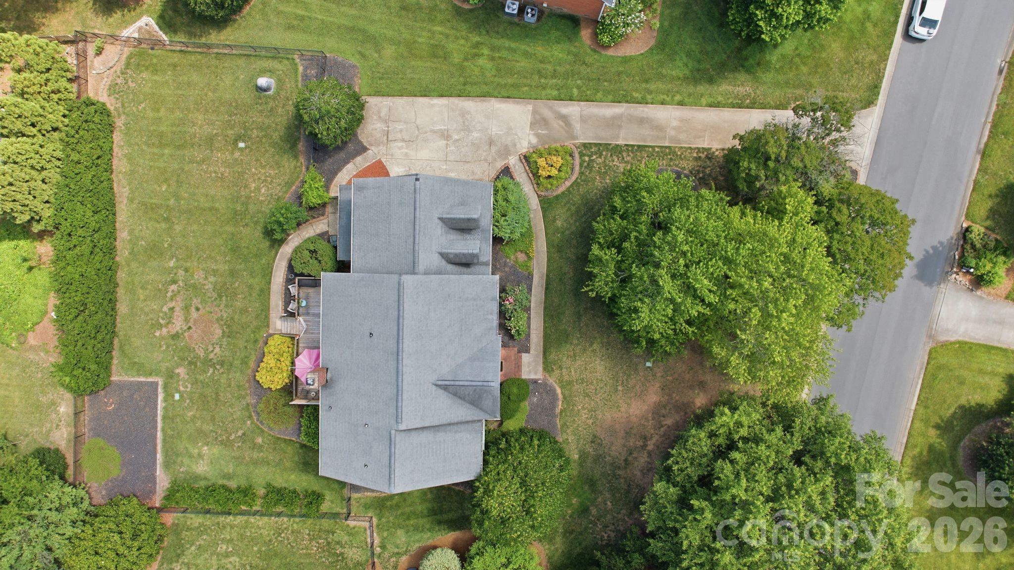 main property photo 40