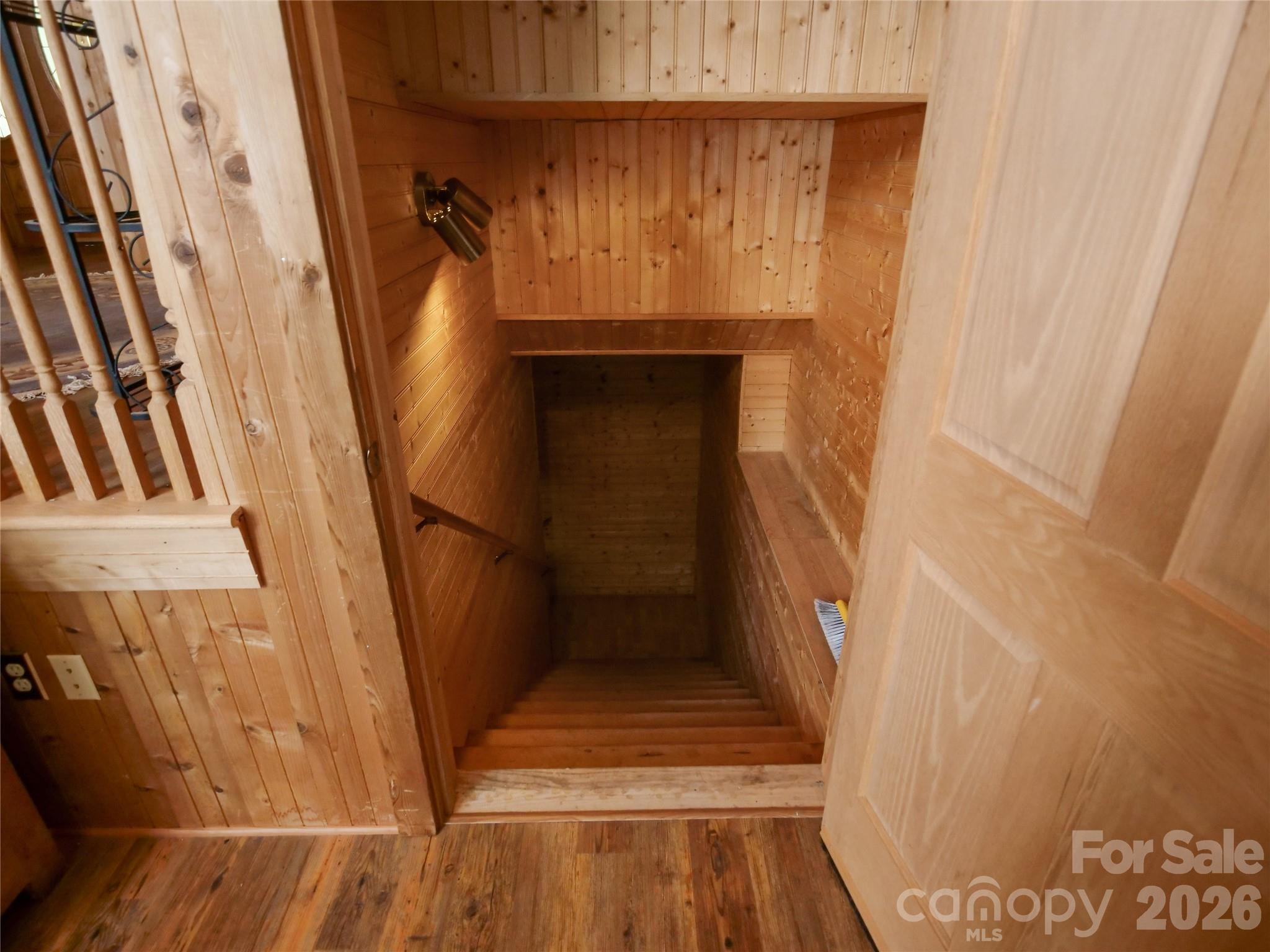 main property photo 40