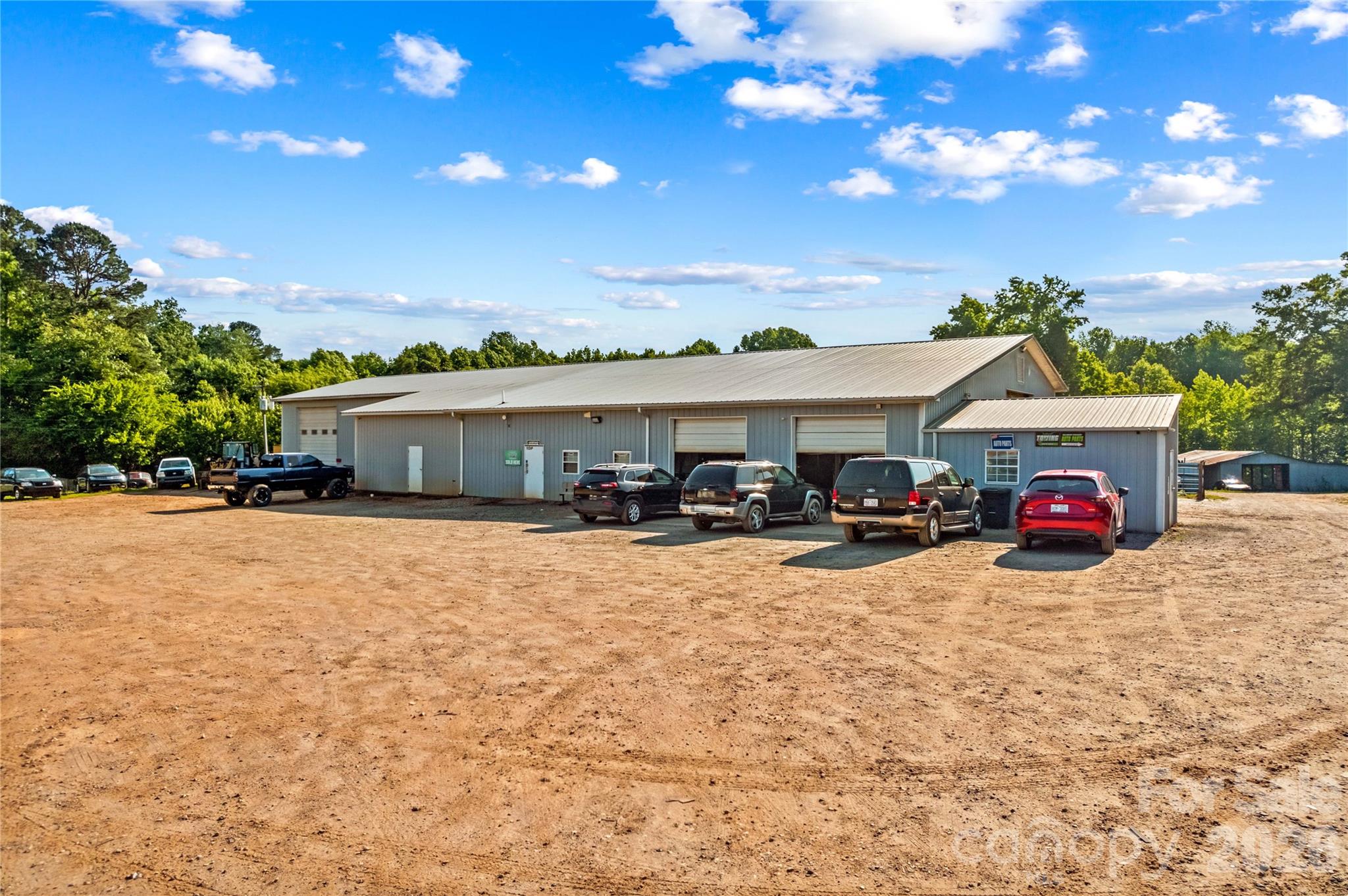 main property photo 32