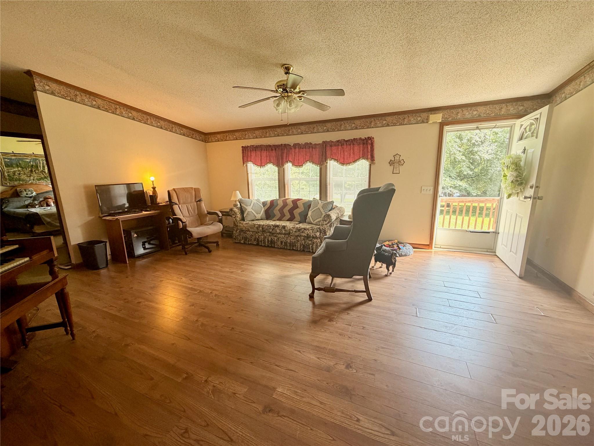 main property photo 7