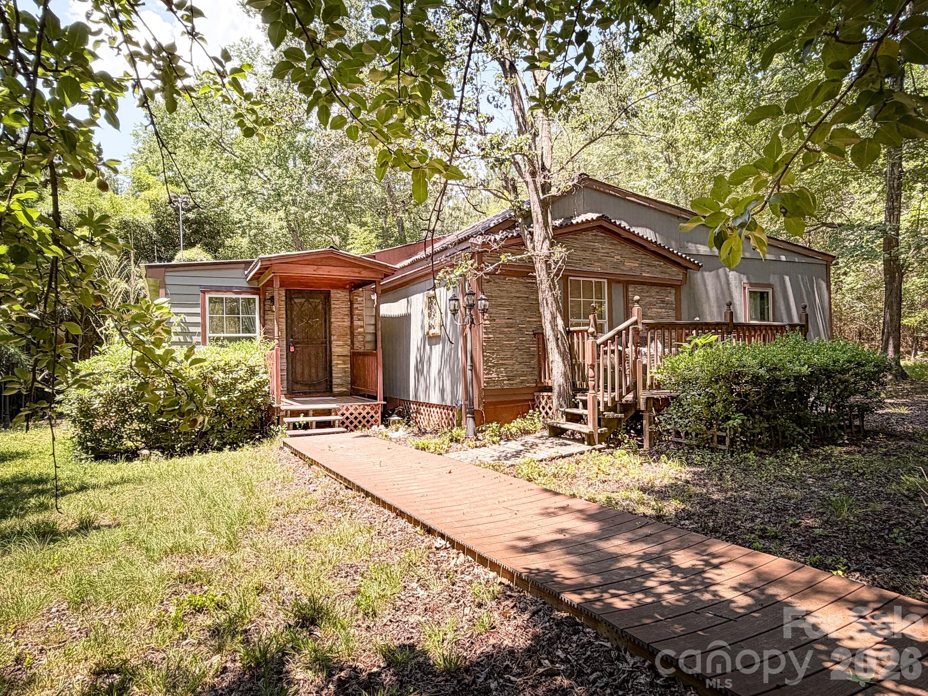 main property photo 16