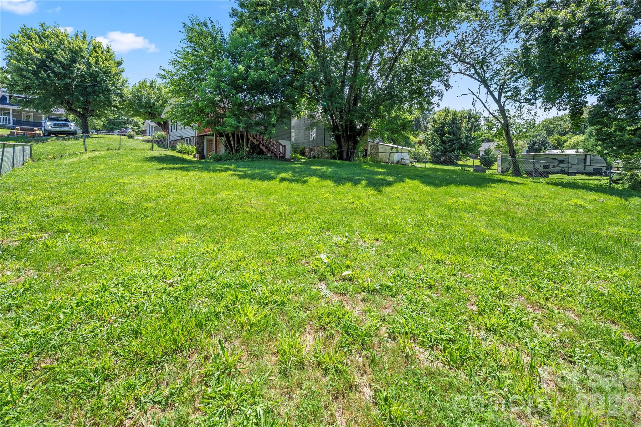 main property photo 17