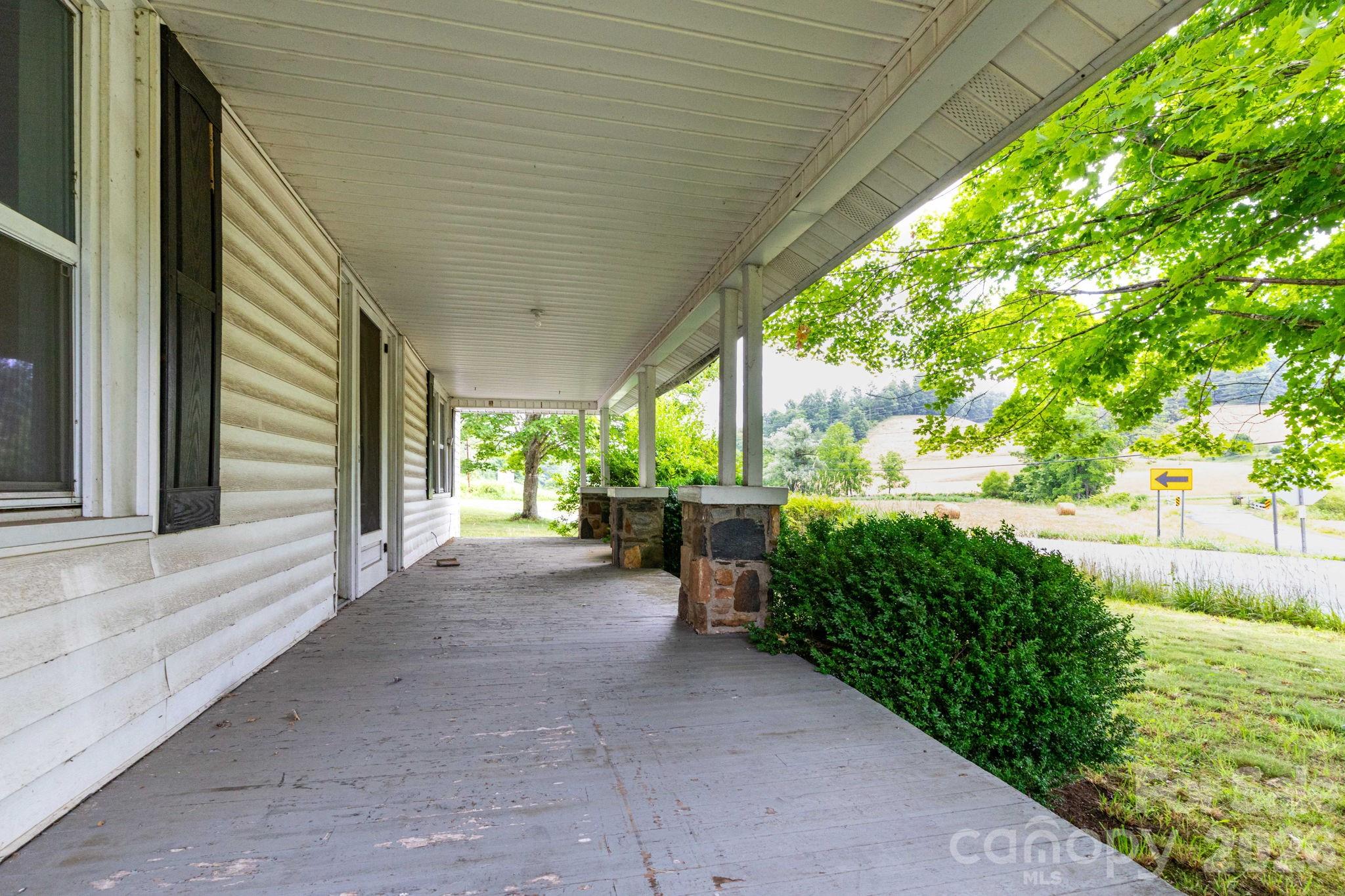main property photo 6