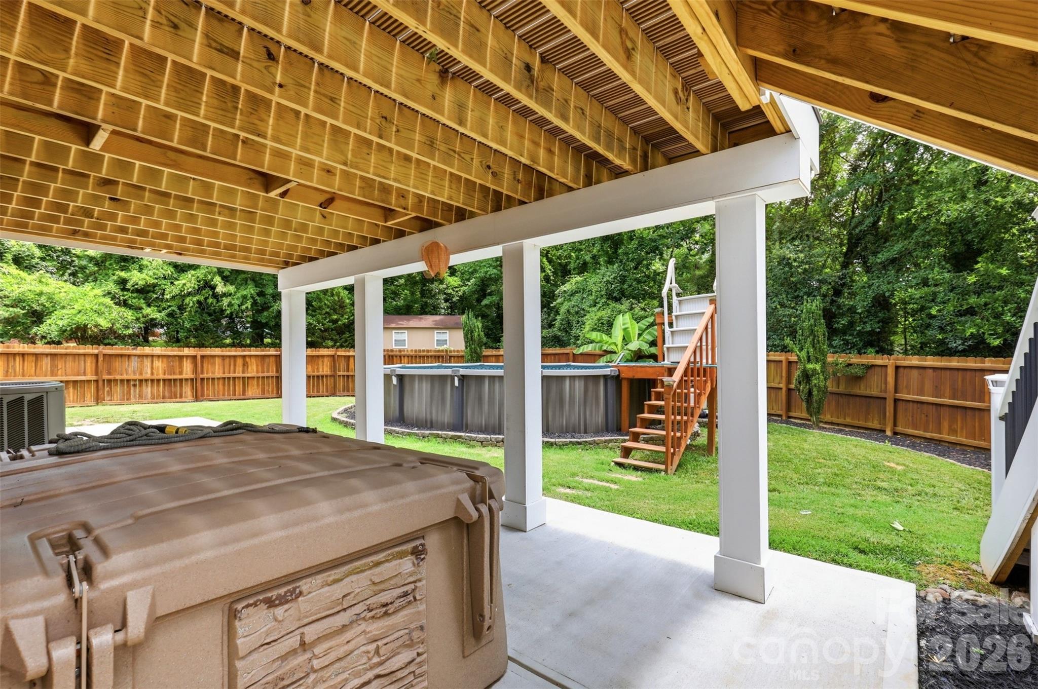 main property photo 40