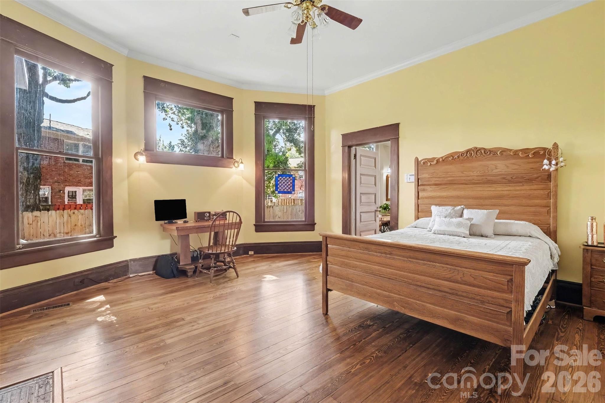 main property photo 10