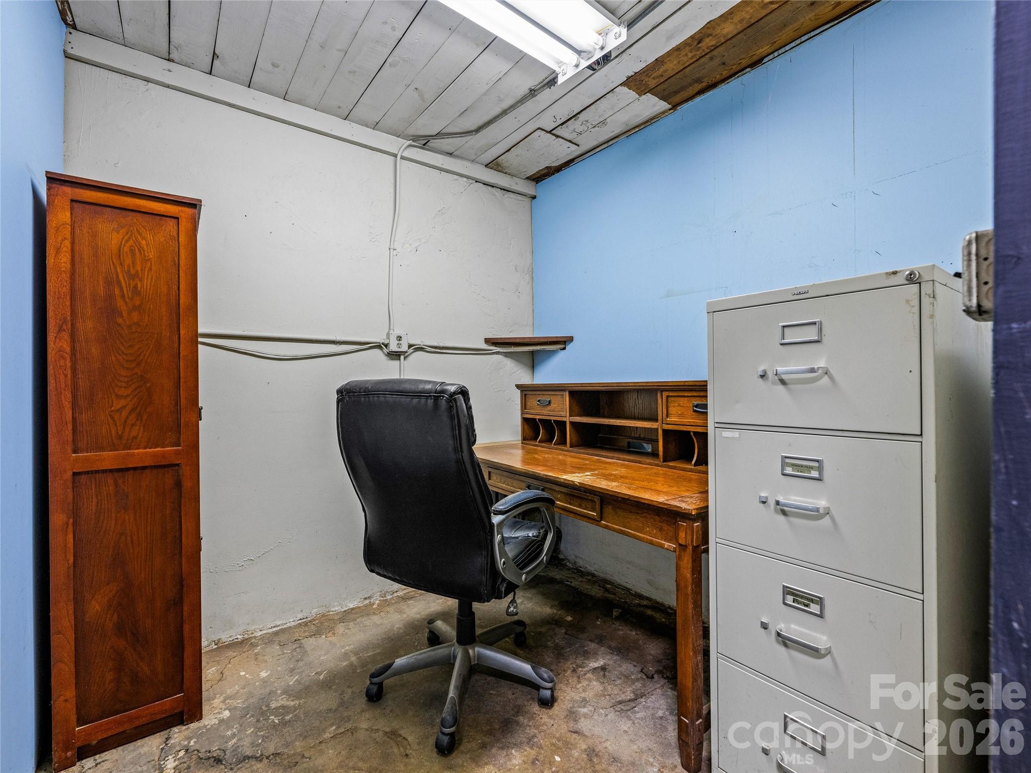 main property photo 14