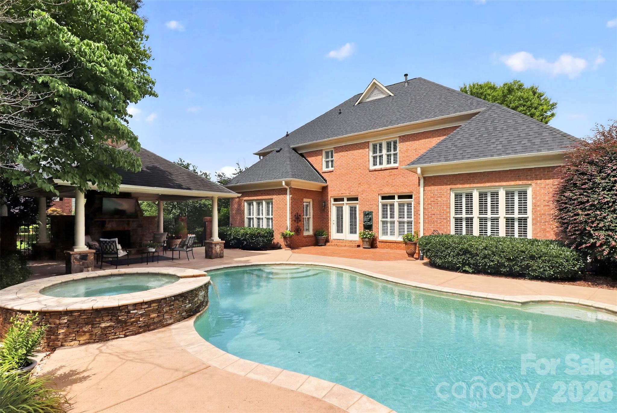 main property photo 4