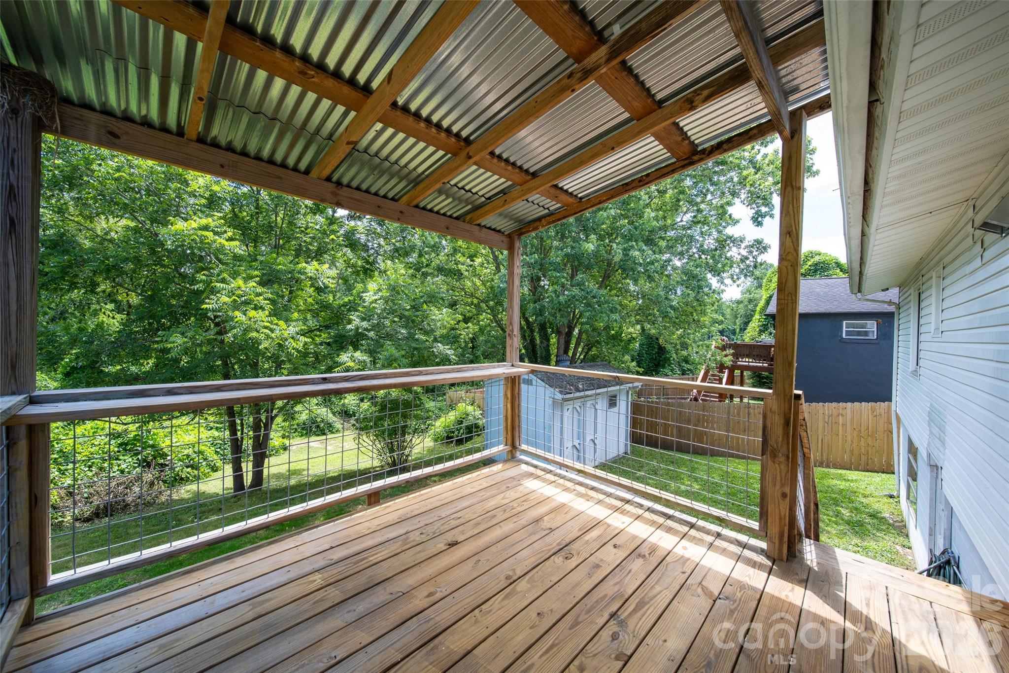 main property photo 16