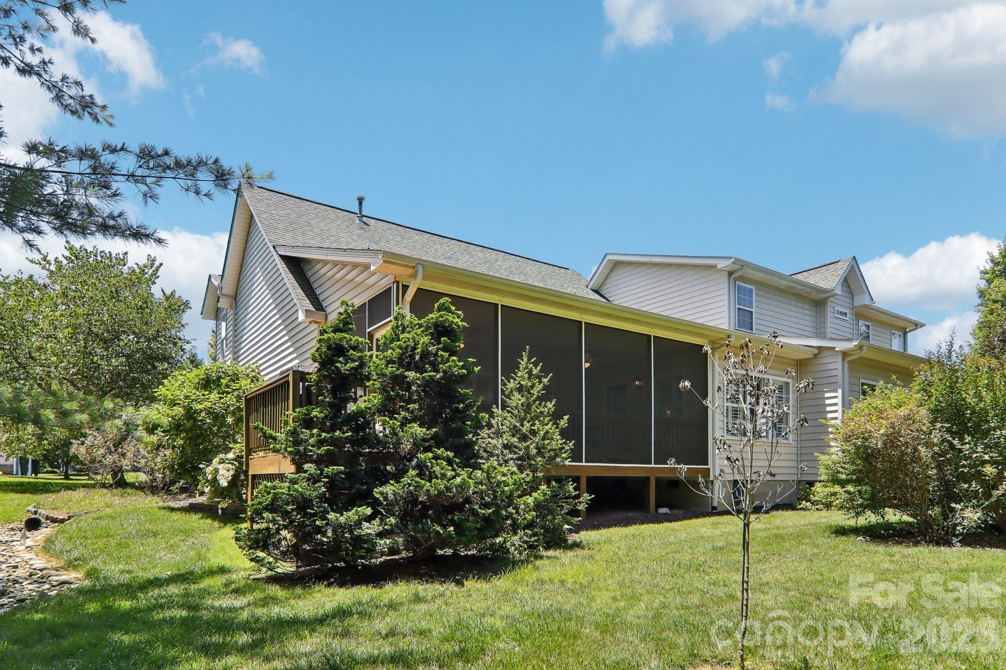 main property photo 28