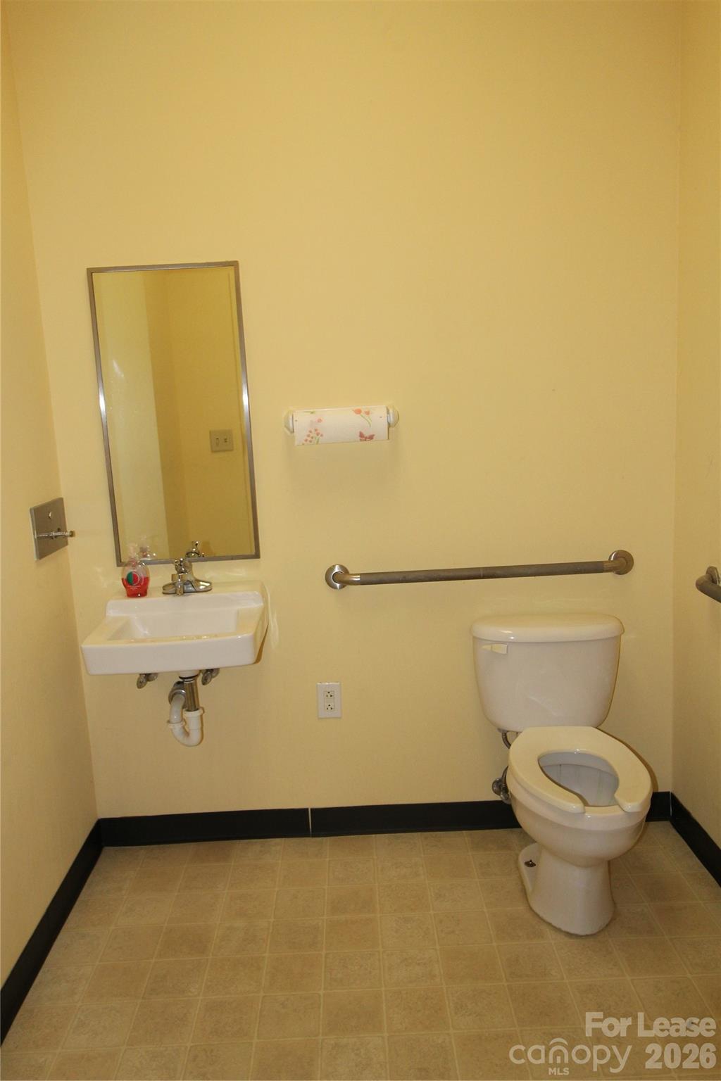 main property photo 6