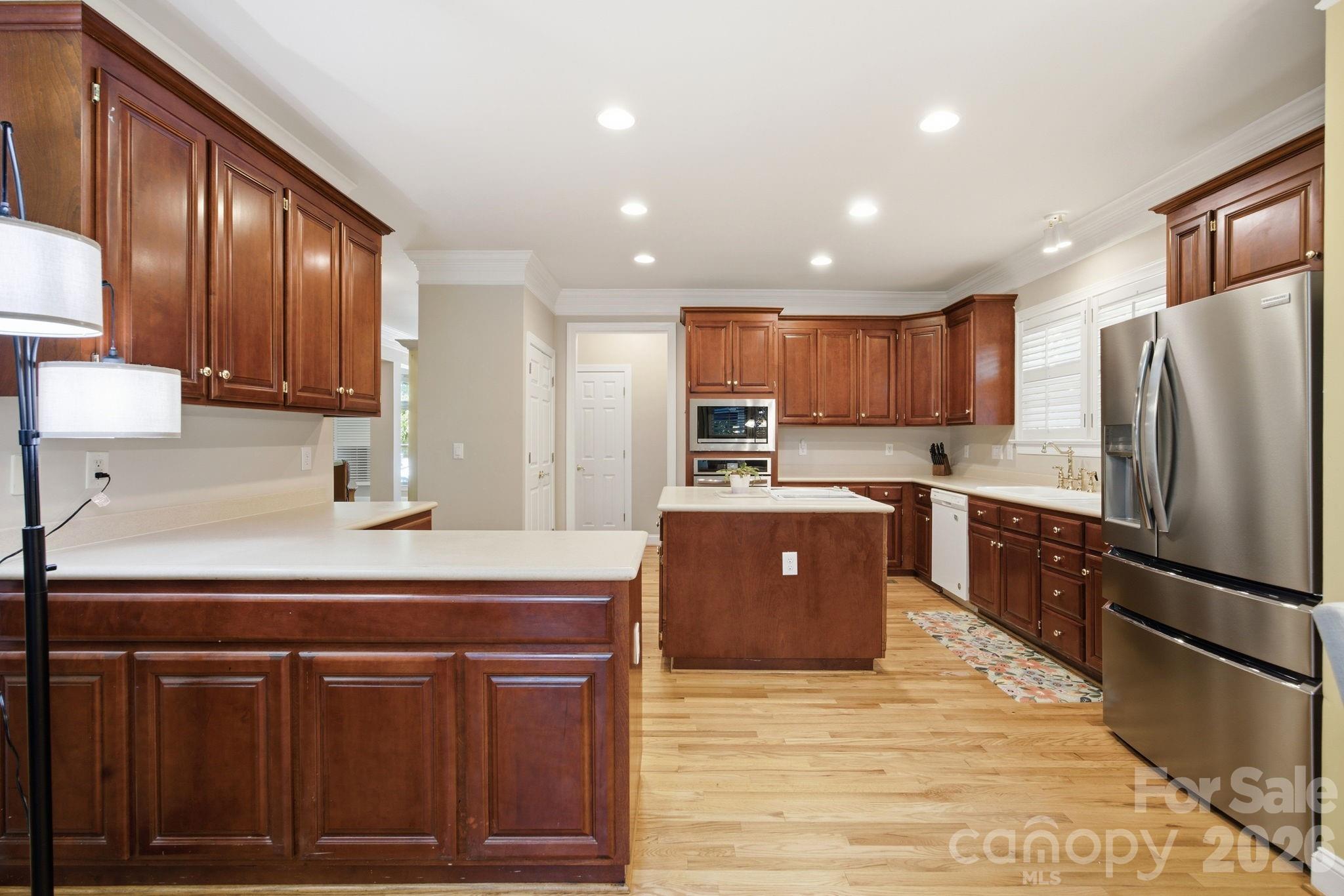 main property photo 16