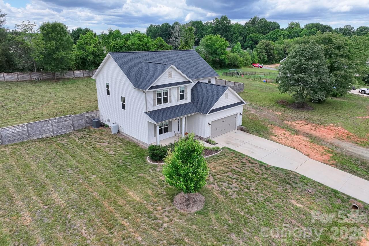 main property photo 40