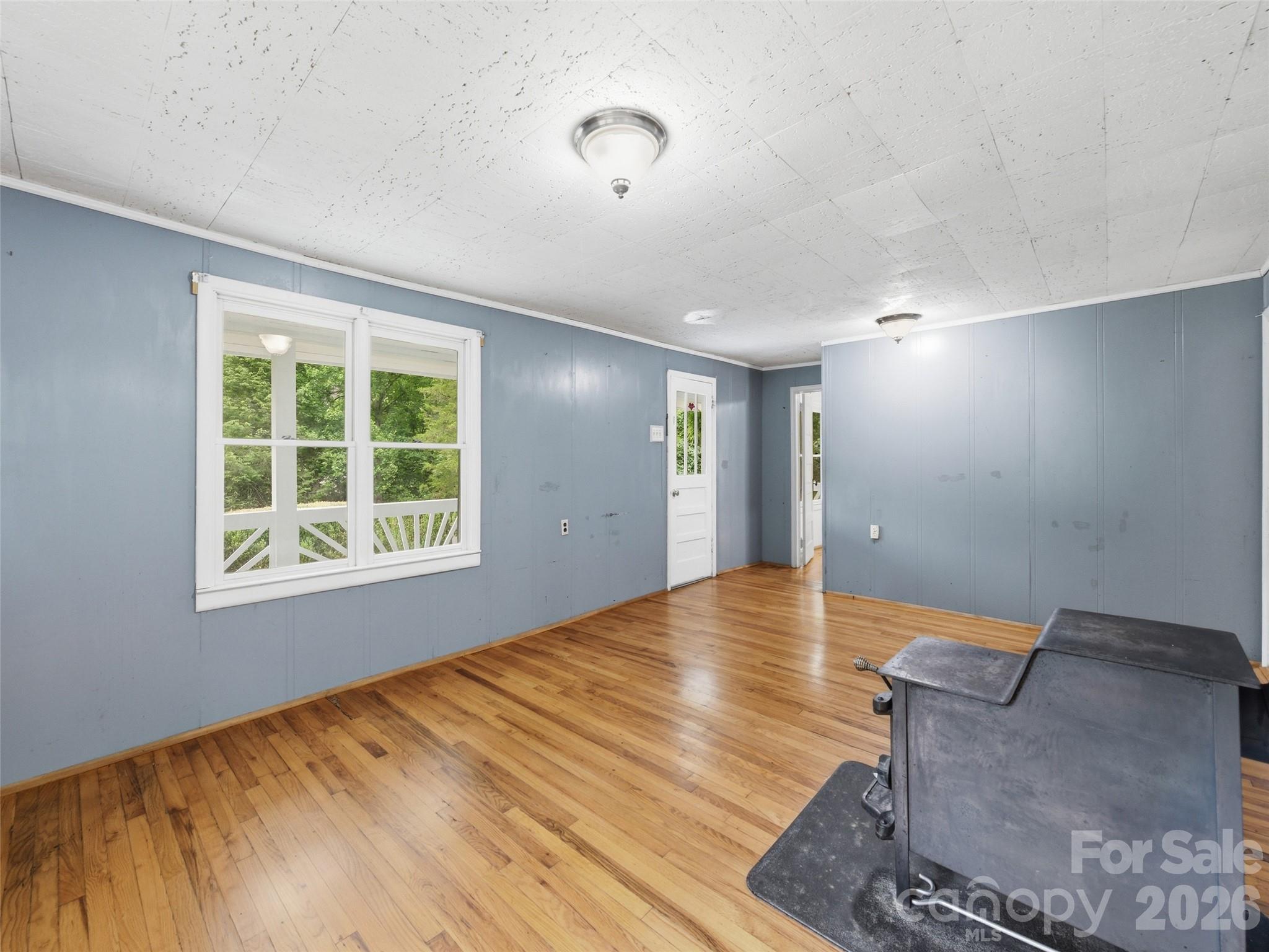 main property photo 13
